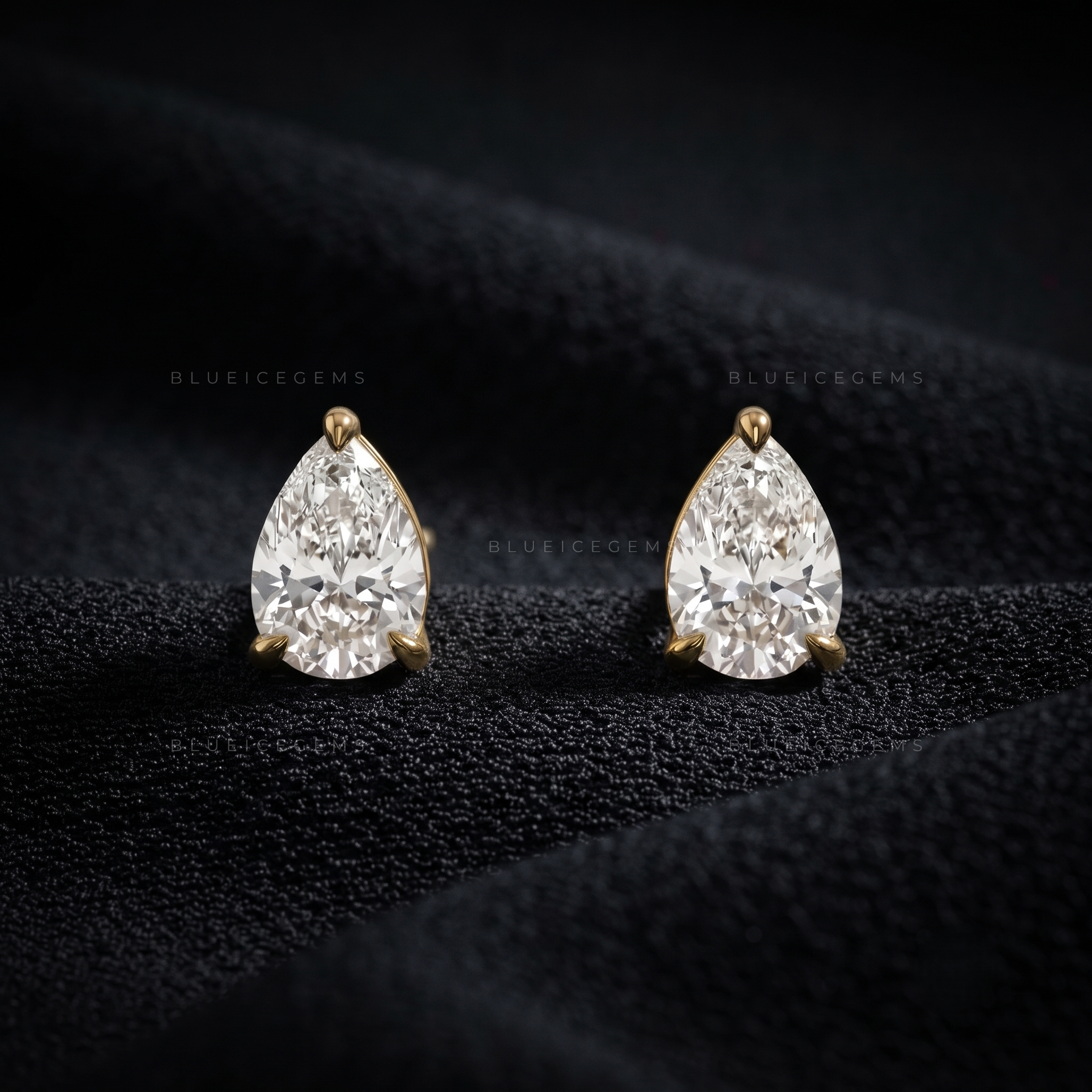 Teardrop Grace Pear-Cut Lab-Grown Diamond Stud Earrings