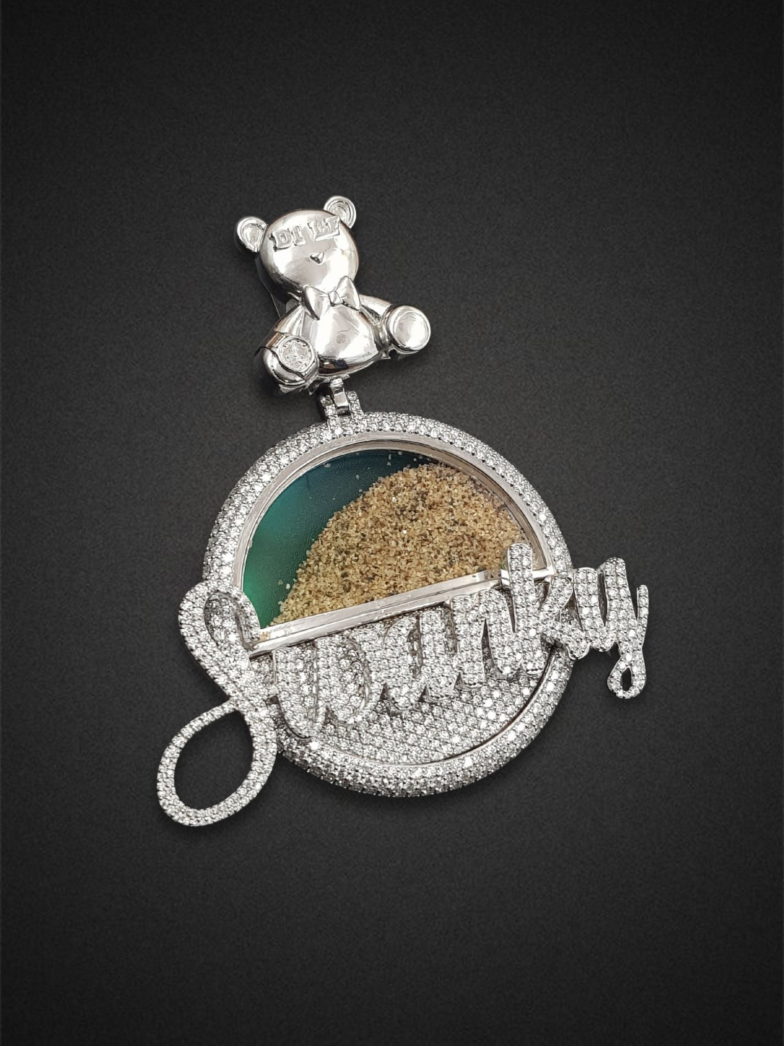 Swanky Sands Pendant