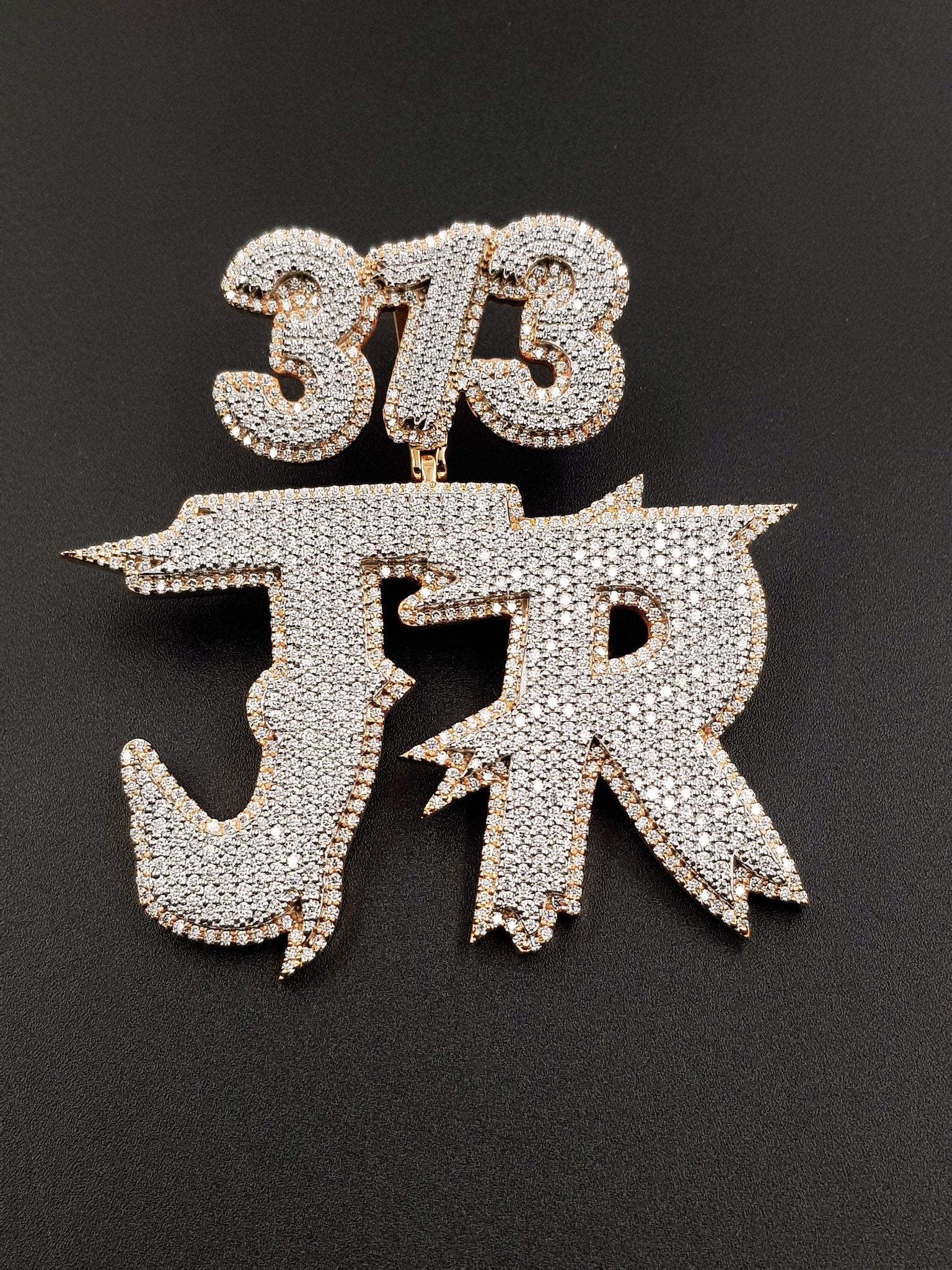 Flashy 373 JTR Charm Pendant