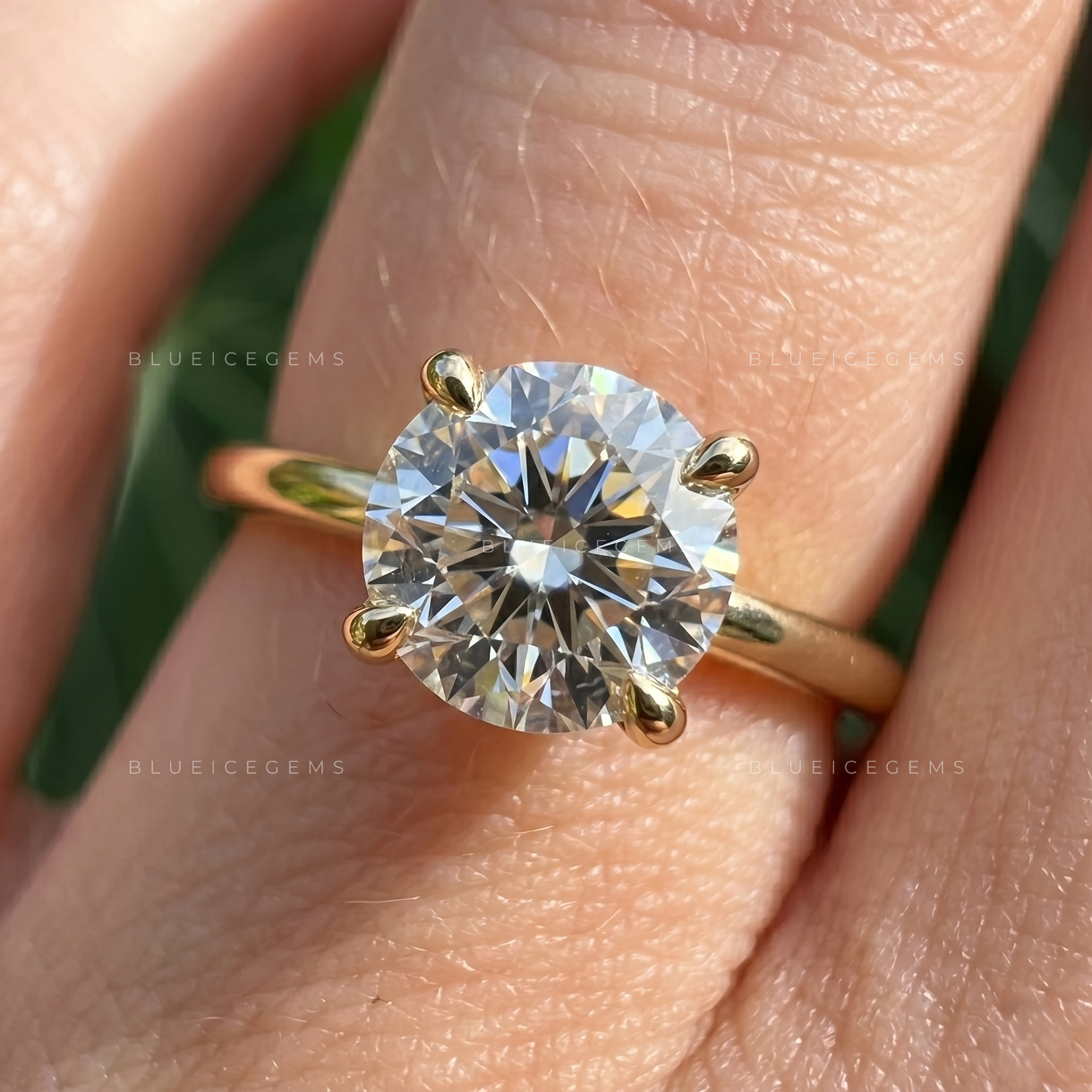 Dainty Charm Delicate Round Cut Solitaire Promise Ring
