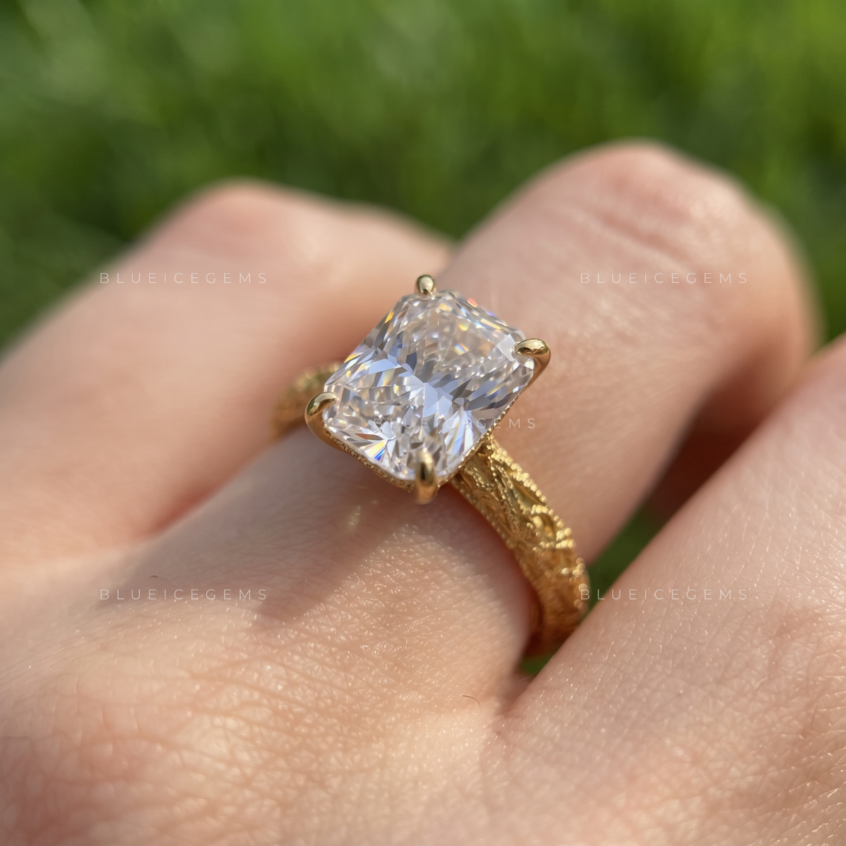 Vintage Floral Engraved Solitaire Engagement Ring