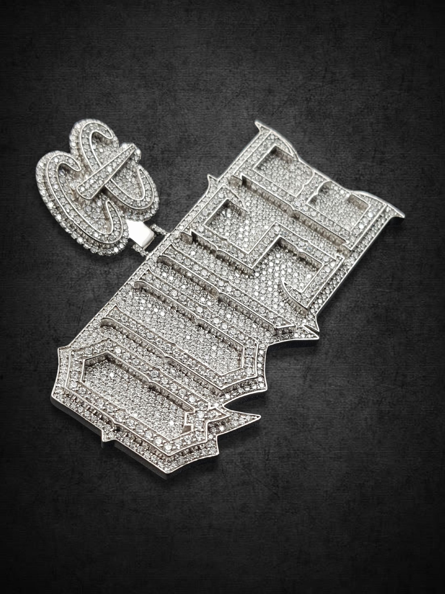 QUISE Bling Nameplate – GC Edition Pendant