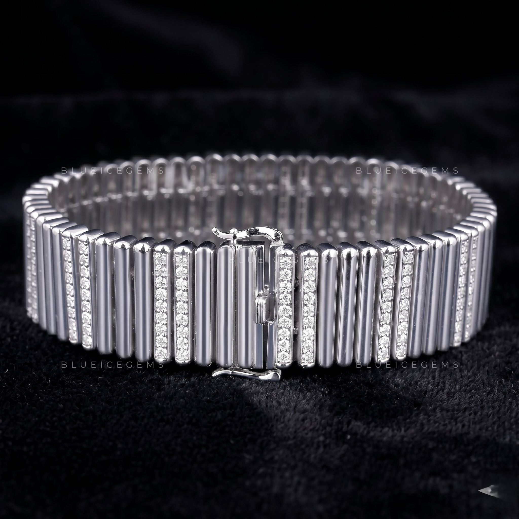 Geometric Sculpted Square-Link Minimalist Luxe Bracelet