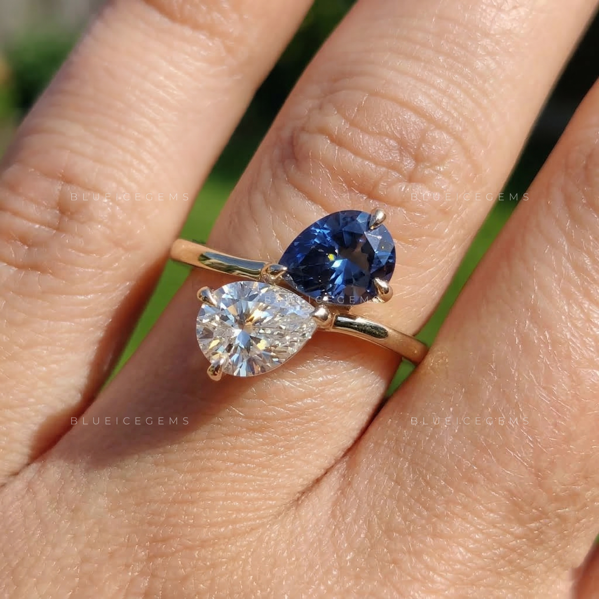 Two-Tone Serenity Pear Cut Toi et Moi Ring