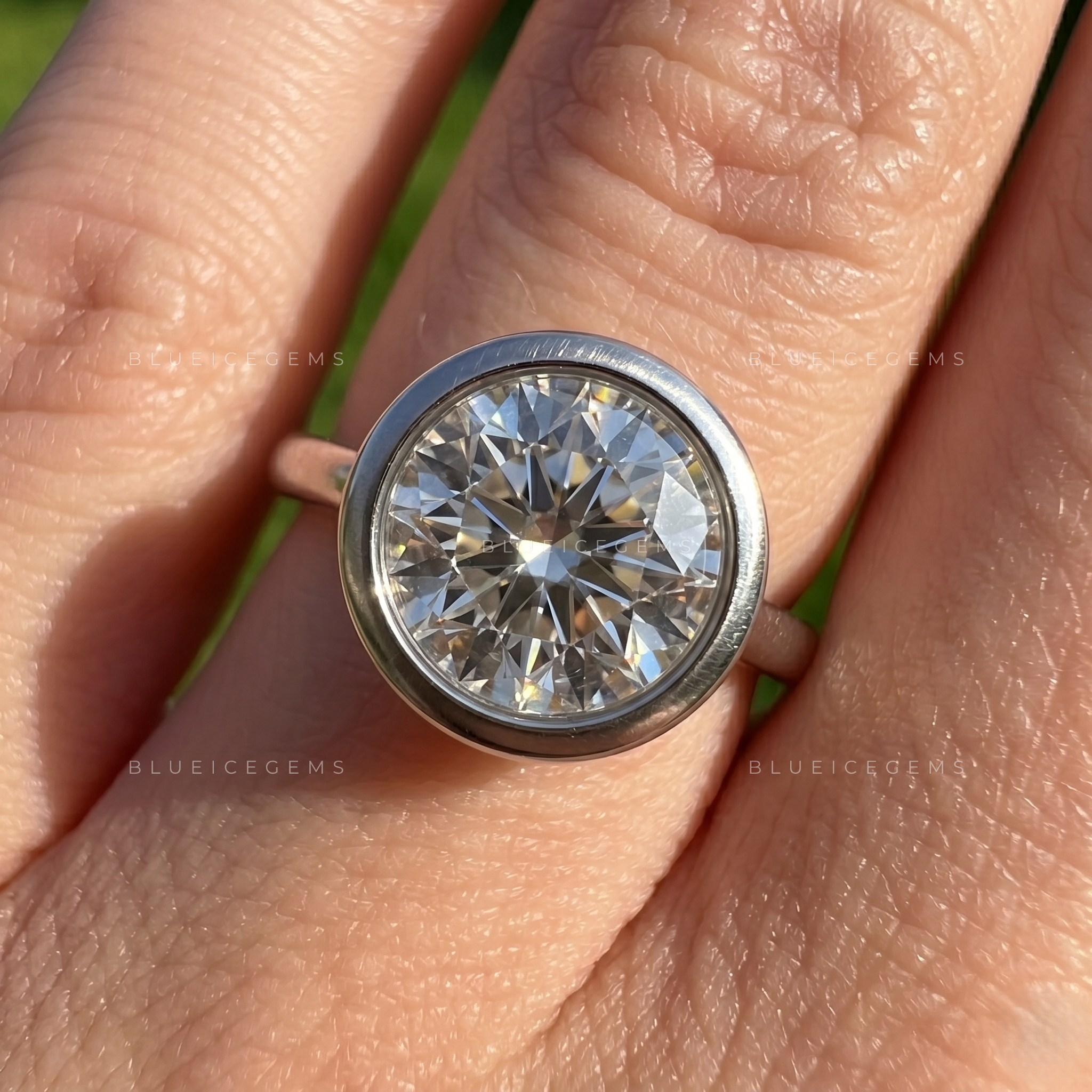 Timeless Sparkle Round Brilliant Cut Bezel Setting Engagement Ring Minimalist Solitaire Anniversary Band
