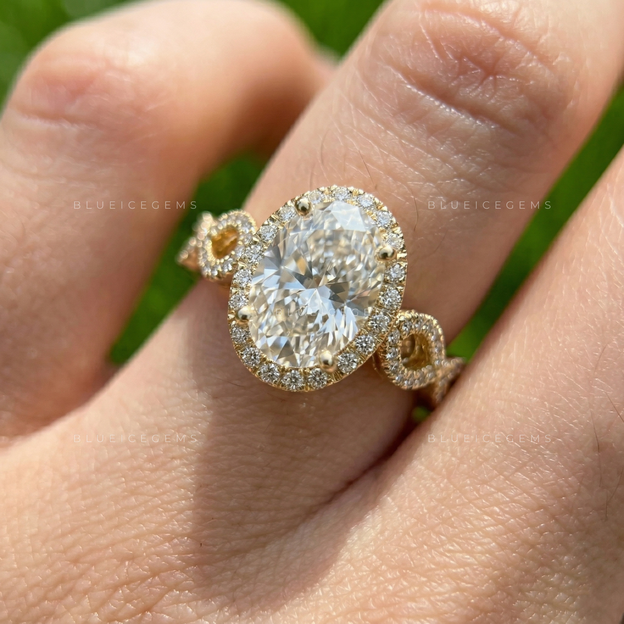 Ethereal Twist: The Oval Halo Ring for Your Modern Love Story