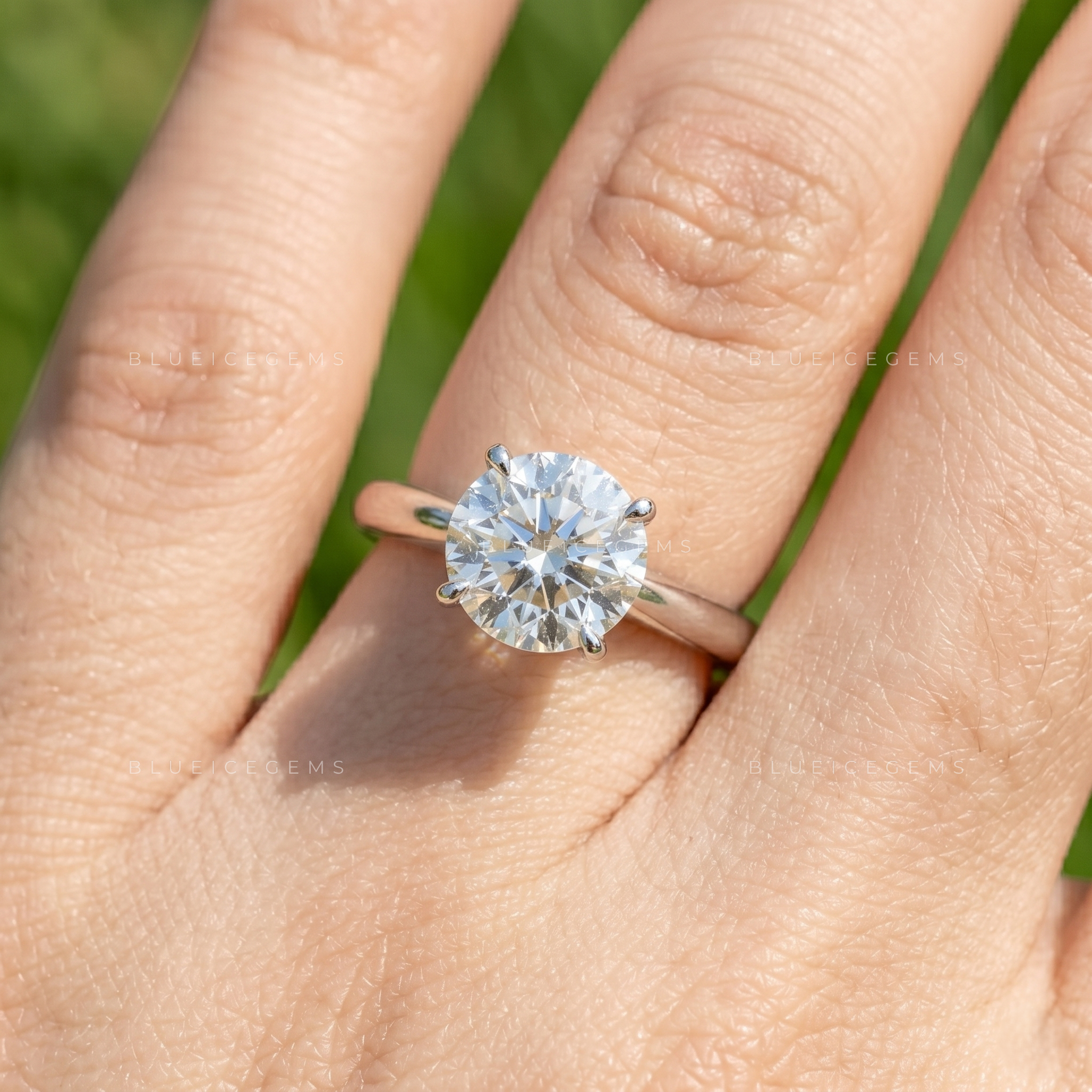 Dainty Splendor Brilliant Round Cut Adjustable Solitaire Ring