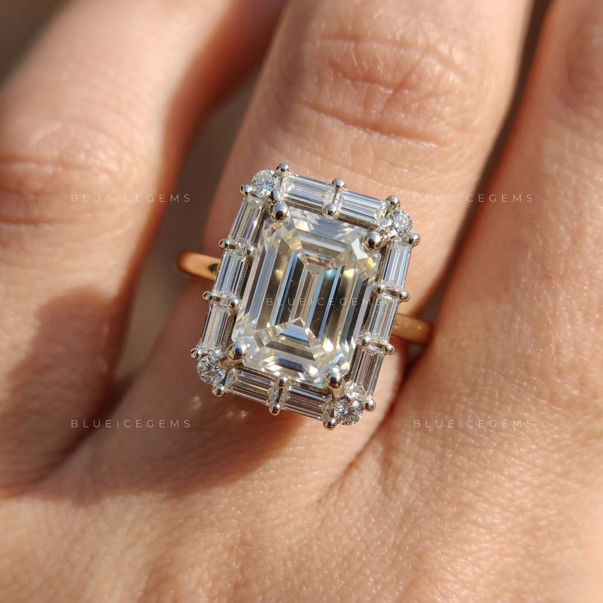 Luxurious Emerald Cut Deco-Inspired Trio Ring