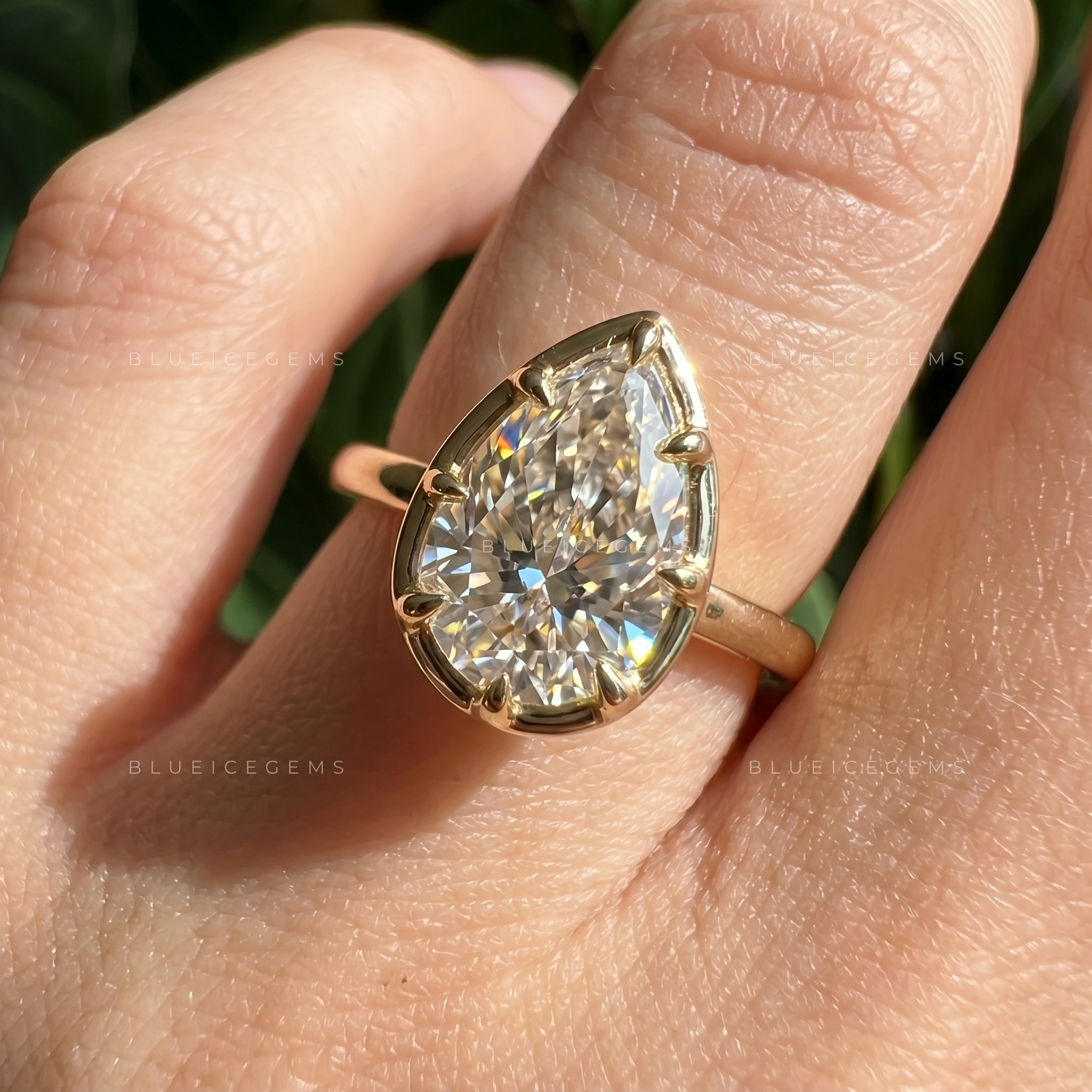 Modern Grace Pear Cut 8-Prong Bezel Solitaire Engagement Ring