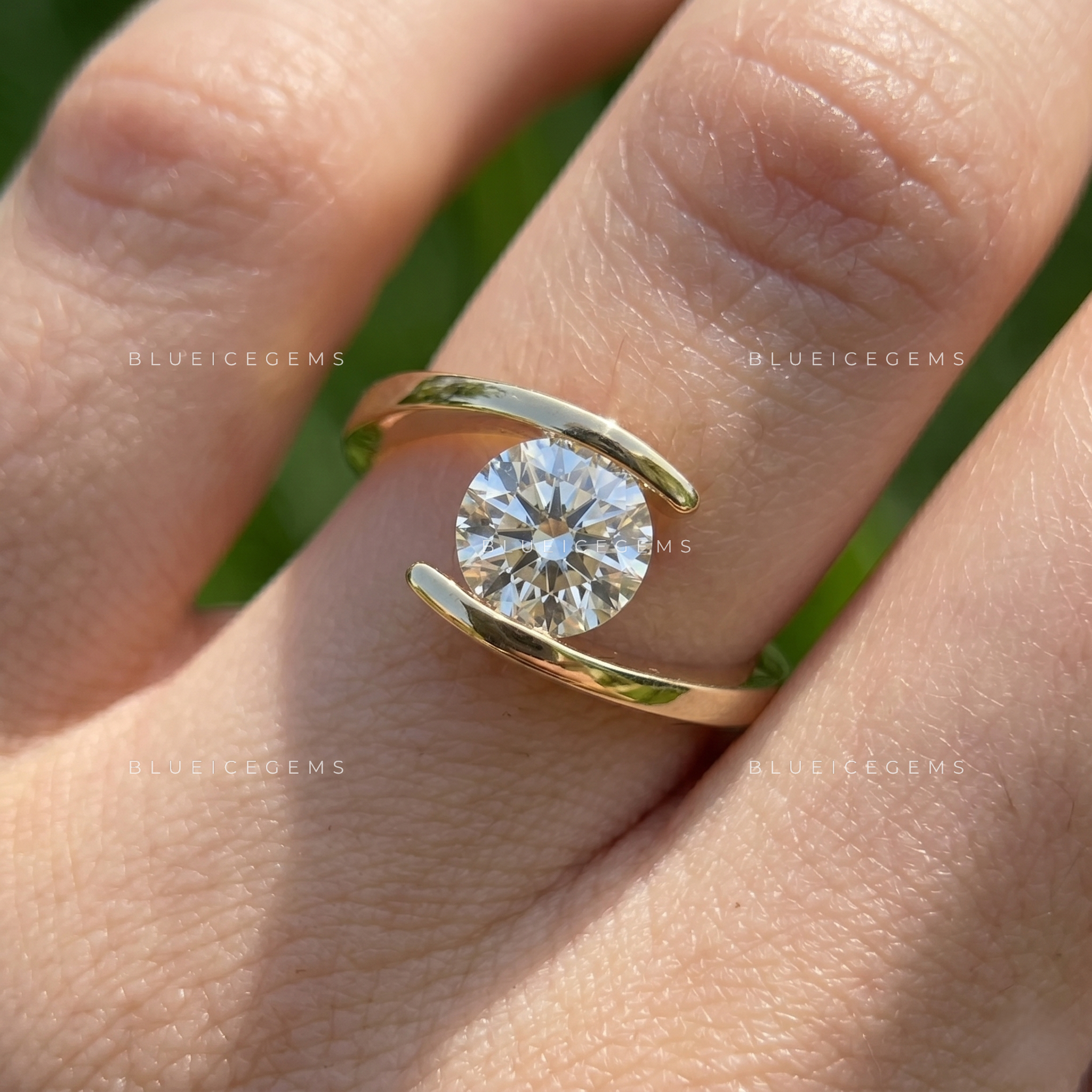 Timeless Horizon Round Cut Solitaire Engagement Ring