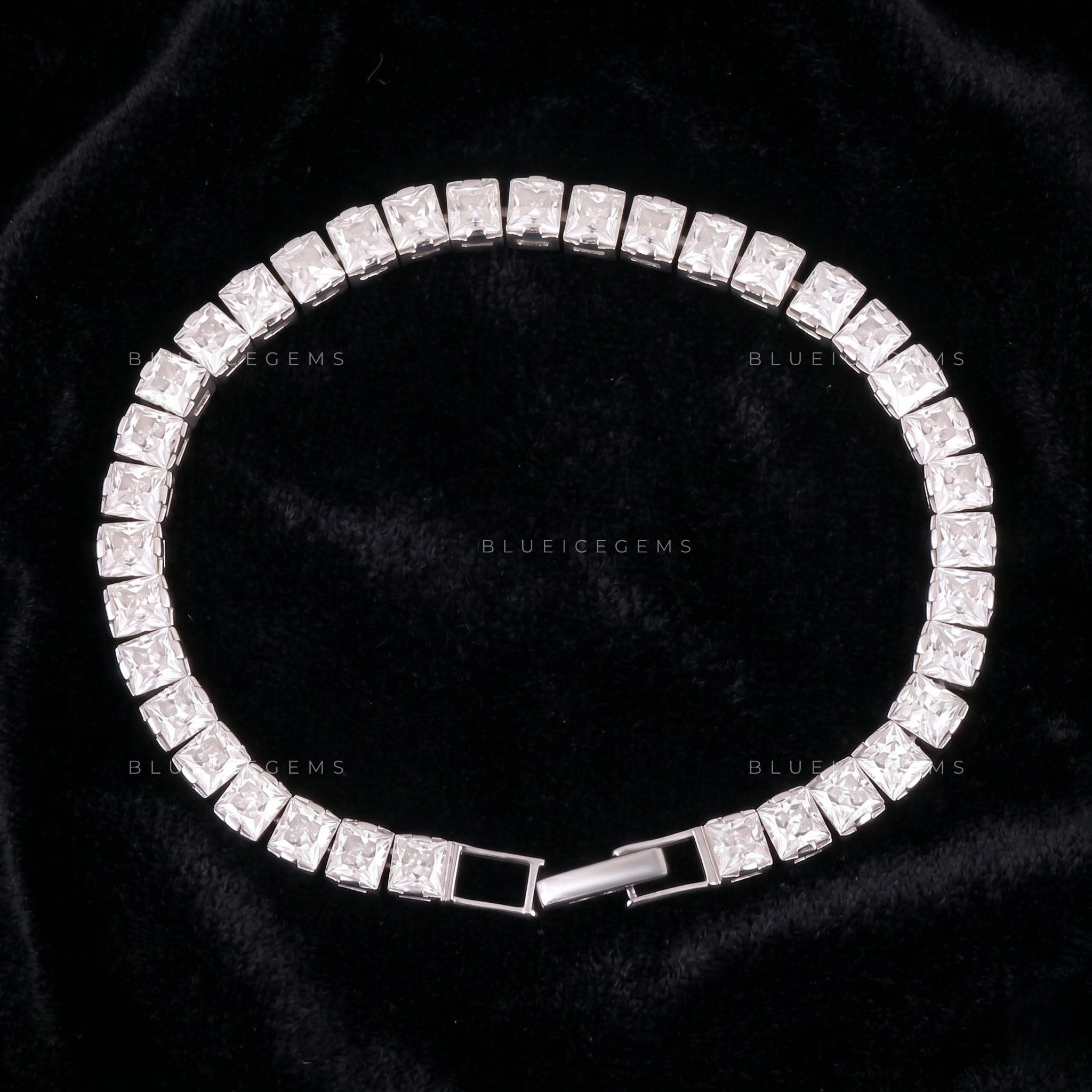 Modern Geometric Radiance 5mm Princess-Cut Masterpiece