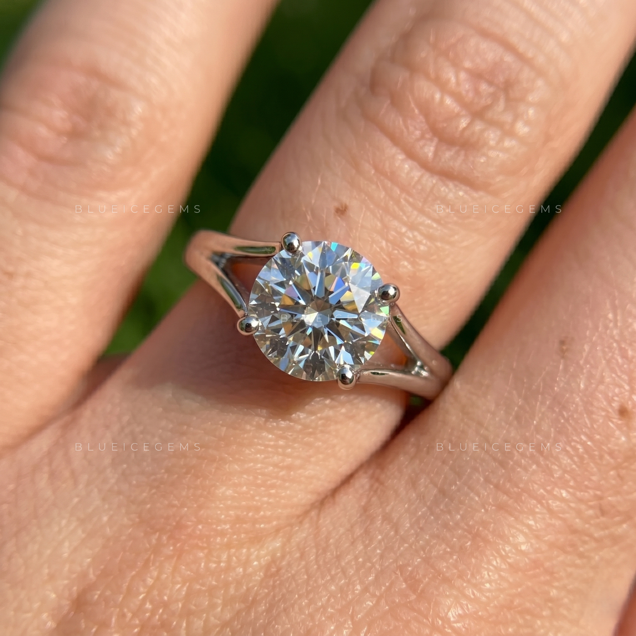 Classic Round Brilliant Cut Minimalist Statement Ring