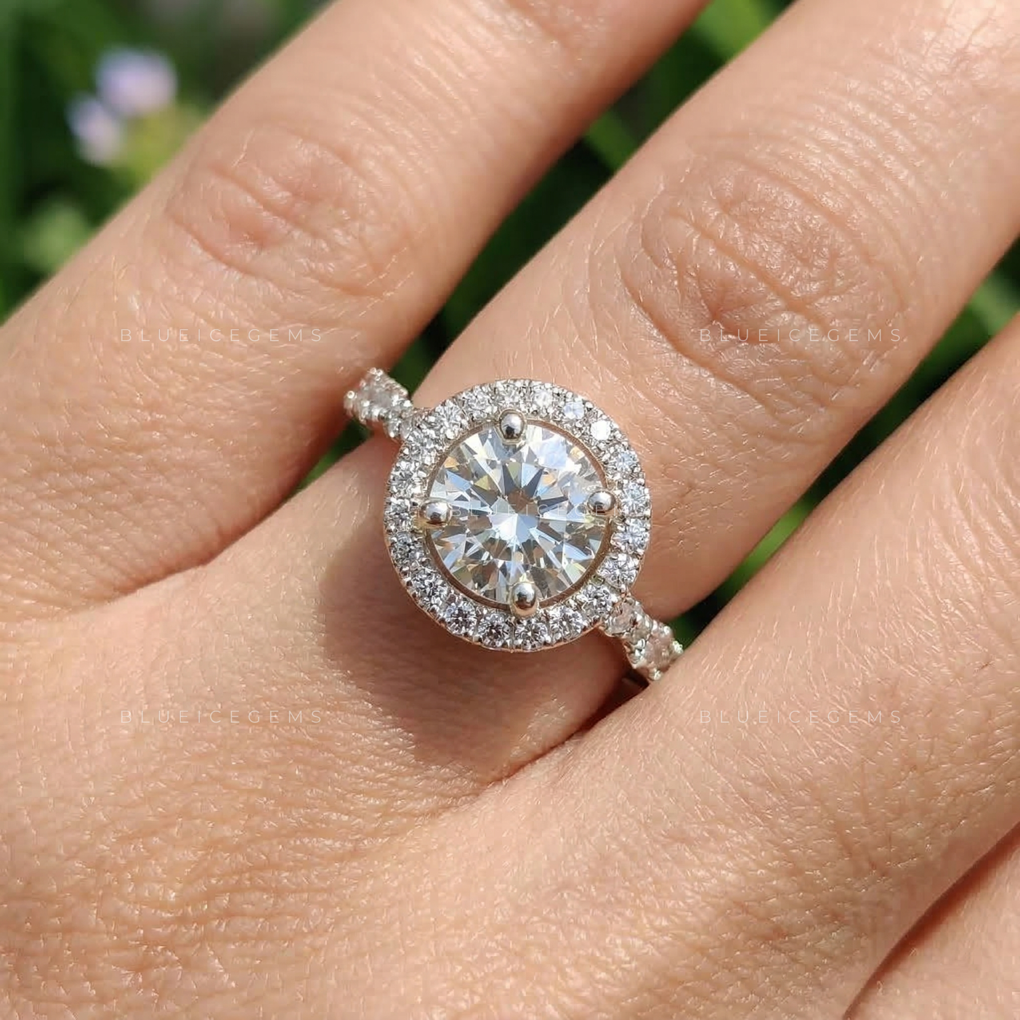Eternal Radiance Round Brilliant Cut Classic Pavé Ring