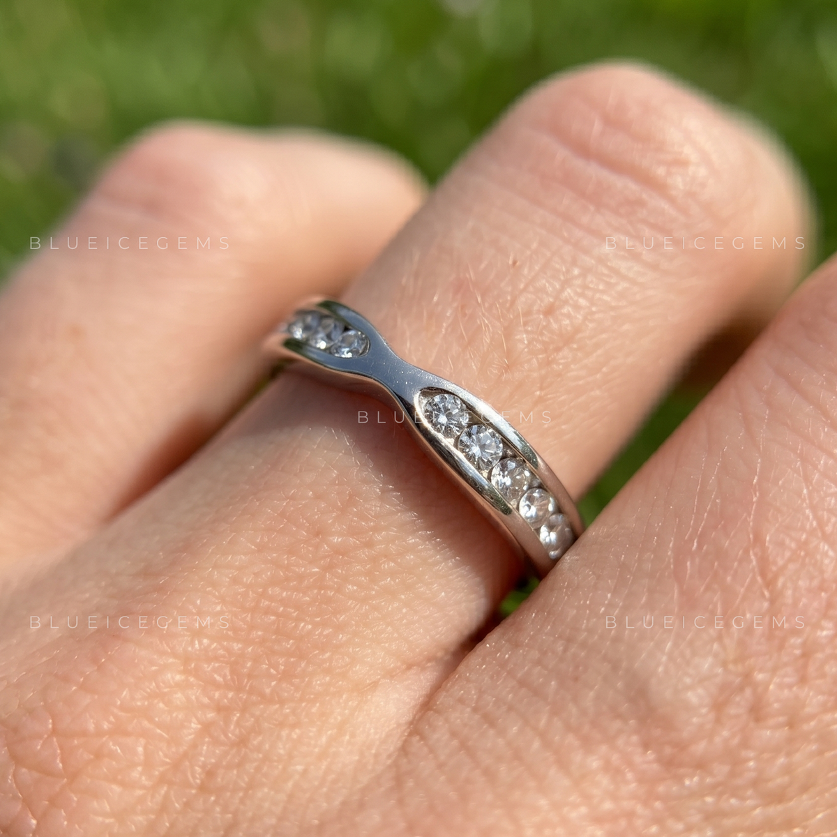 Velora Round Cut Minimalist Band Ring