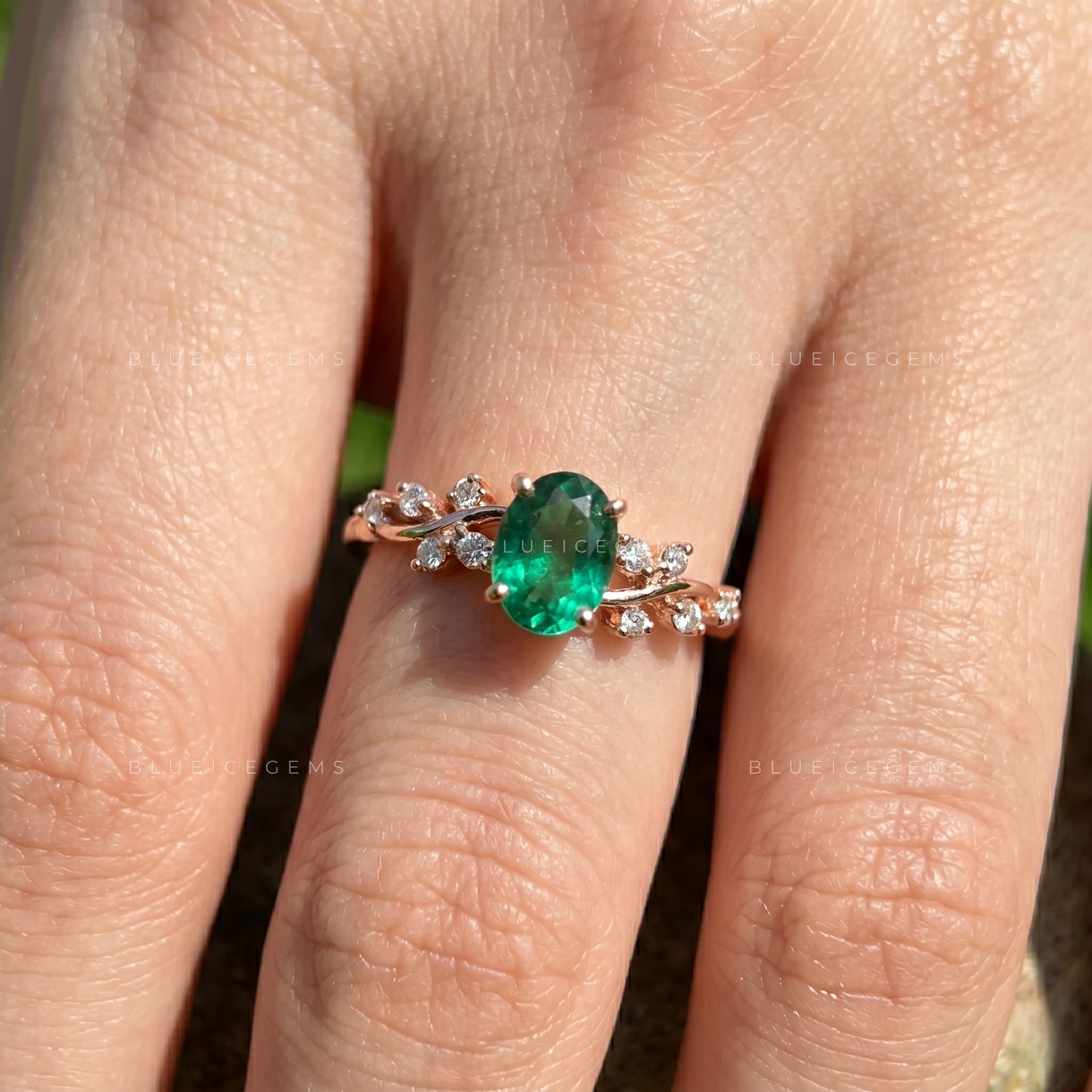 The "Botanical Bliss" Oval Emerald: A Whimsical Leaf-Twist Ring