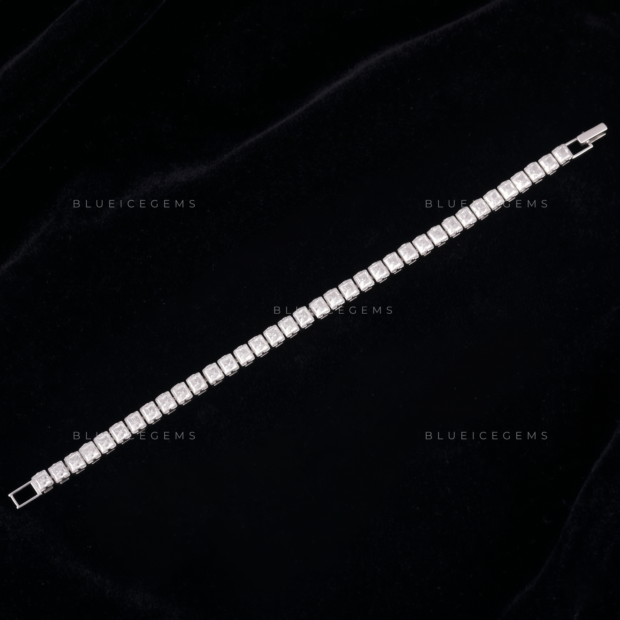 Modern Geometric Radiance 5mm Princess-Cut Masterpiece