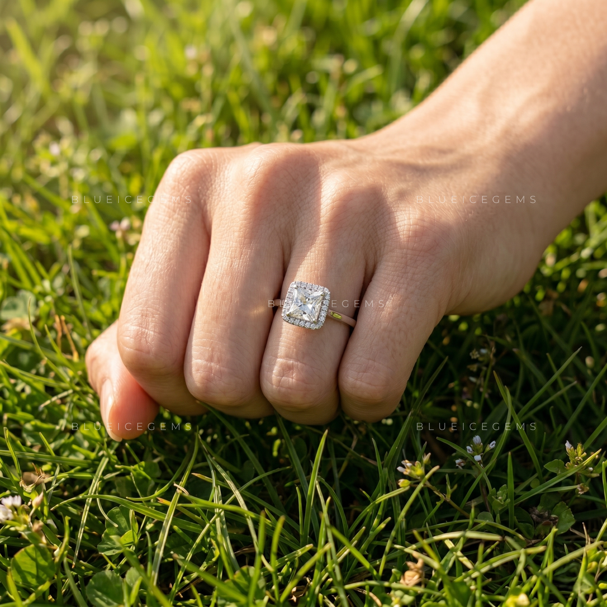 Exquisite Princess Cut Centerpiece with Sparkling Round Accent Stones