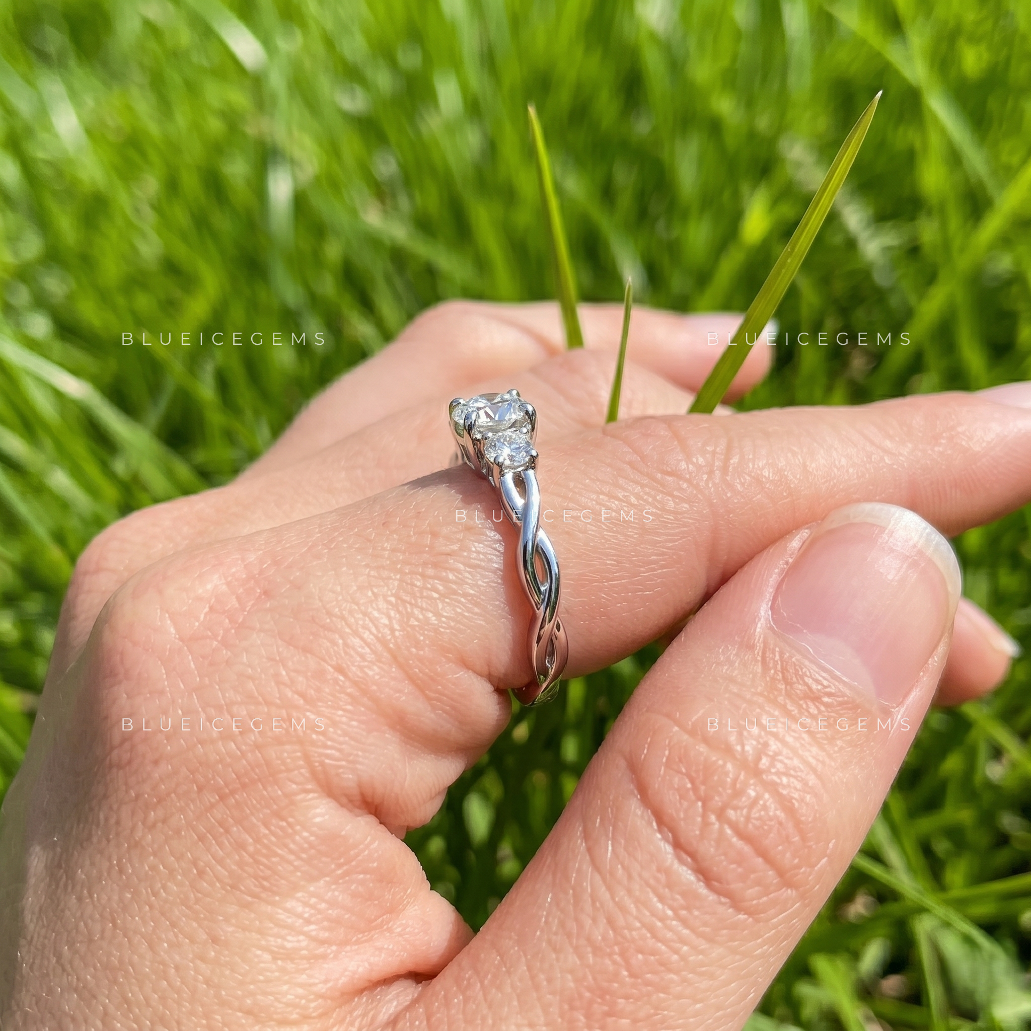 Veloura Round Brilliant Accent Engagement Ring