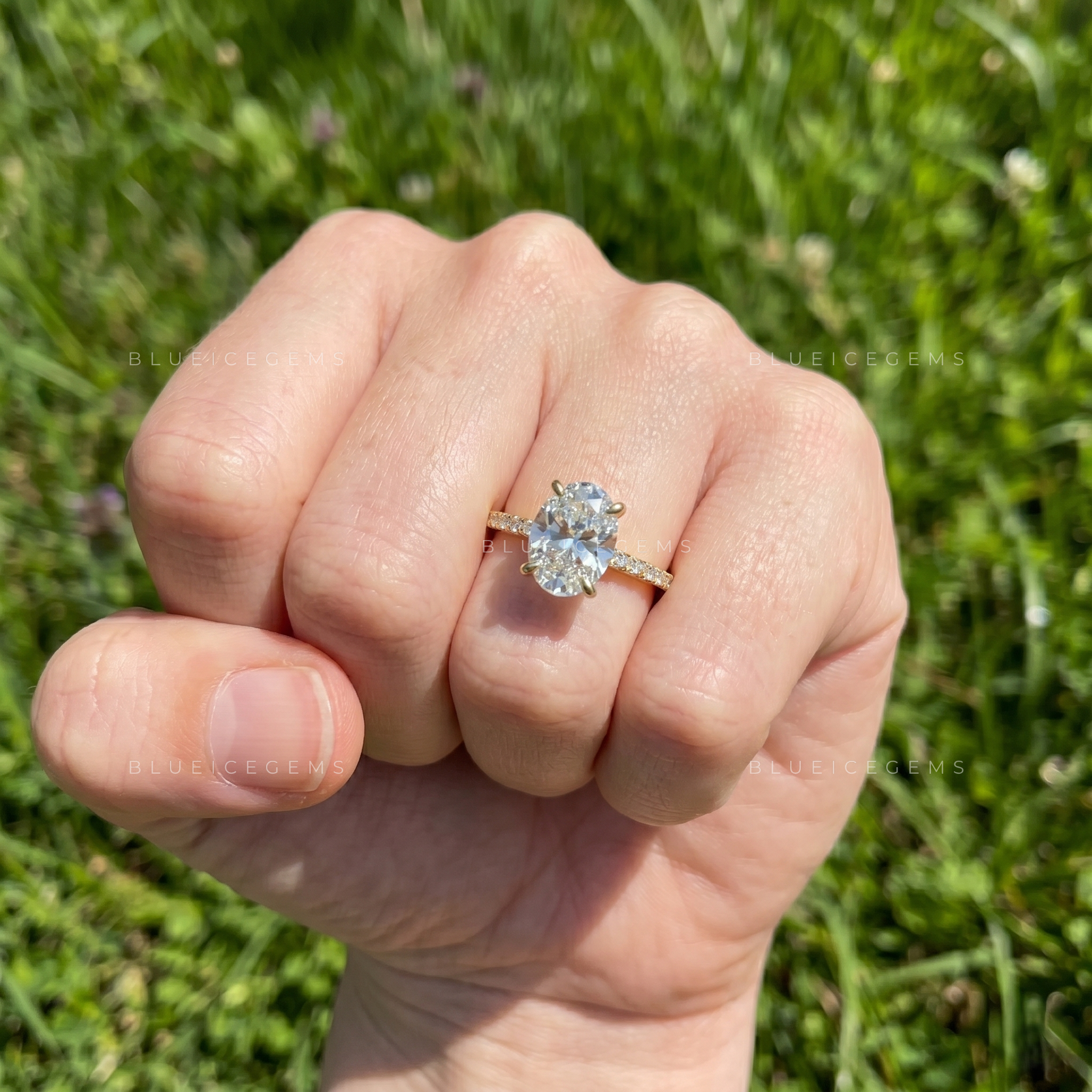 Velora Oval Cut Ultra-Classic Solitaire Ring