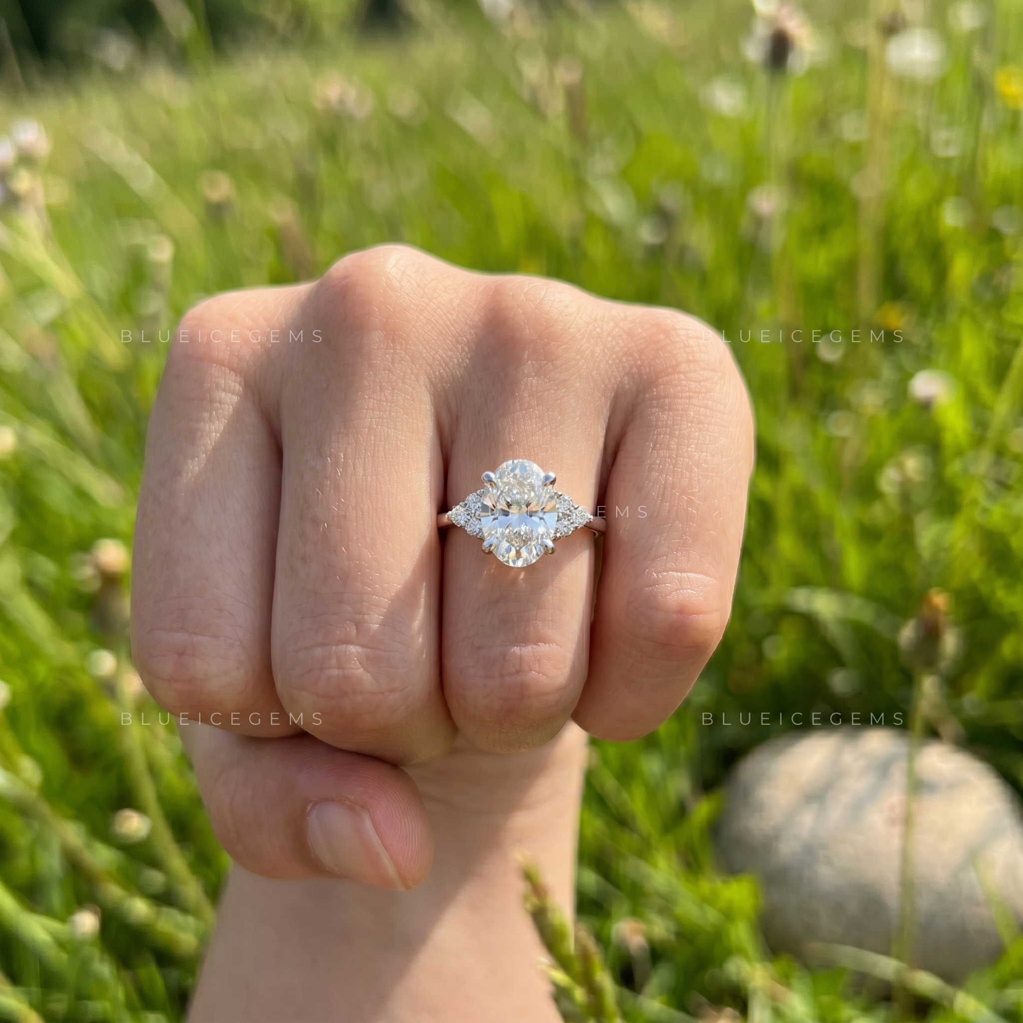 Elegant Oval Brilliant Cut Solitaire Ring with Side Accents