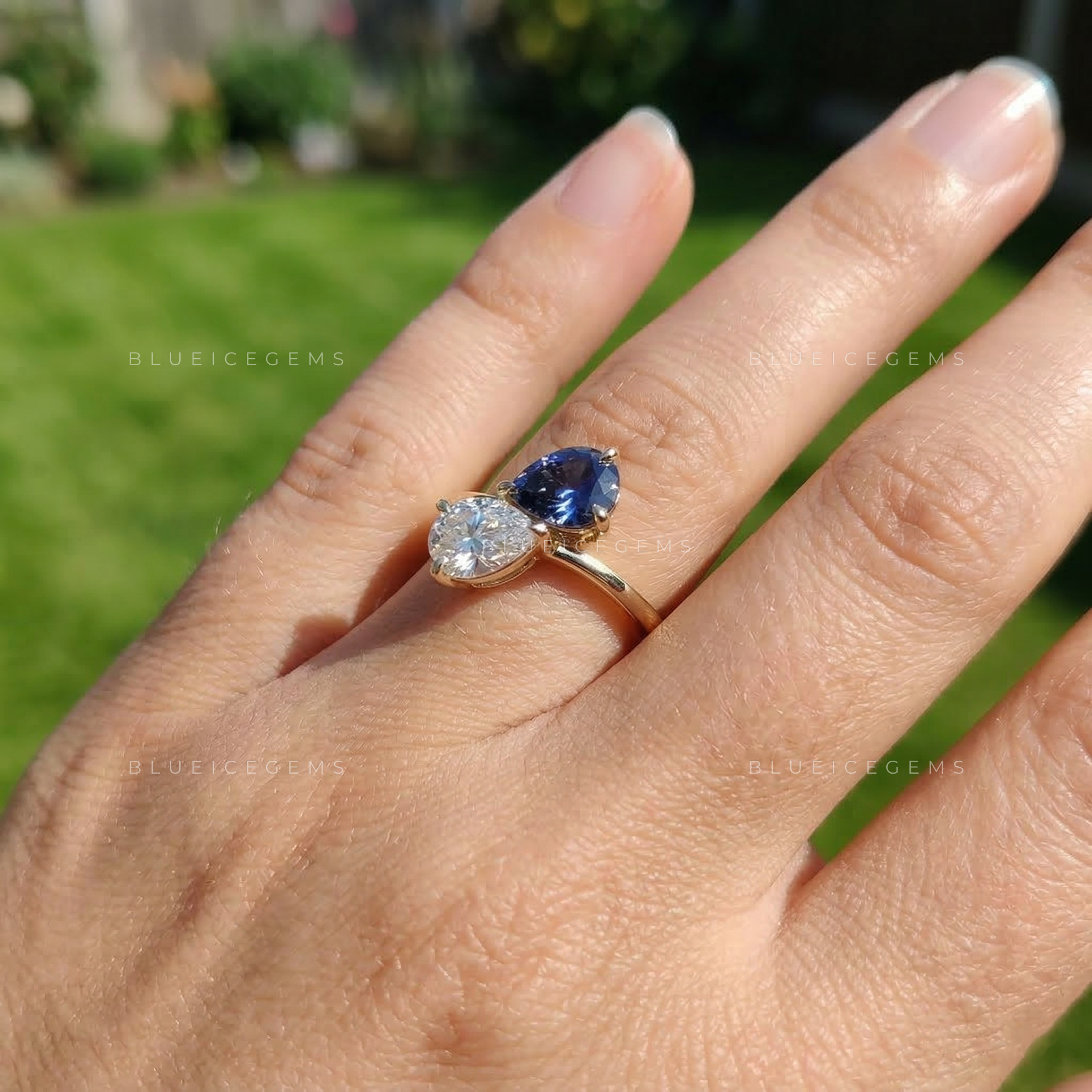 Two-Tone Serenity Pear Cut Toi et Moi Ring