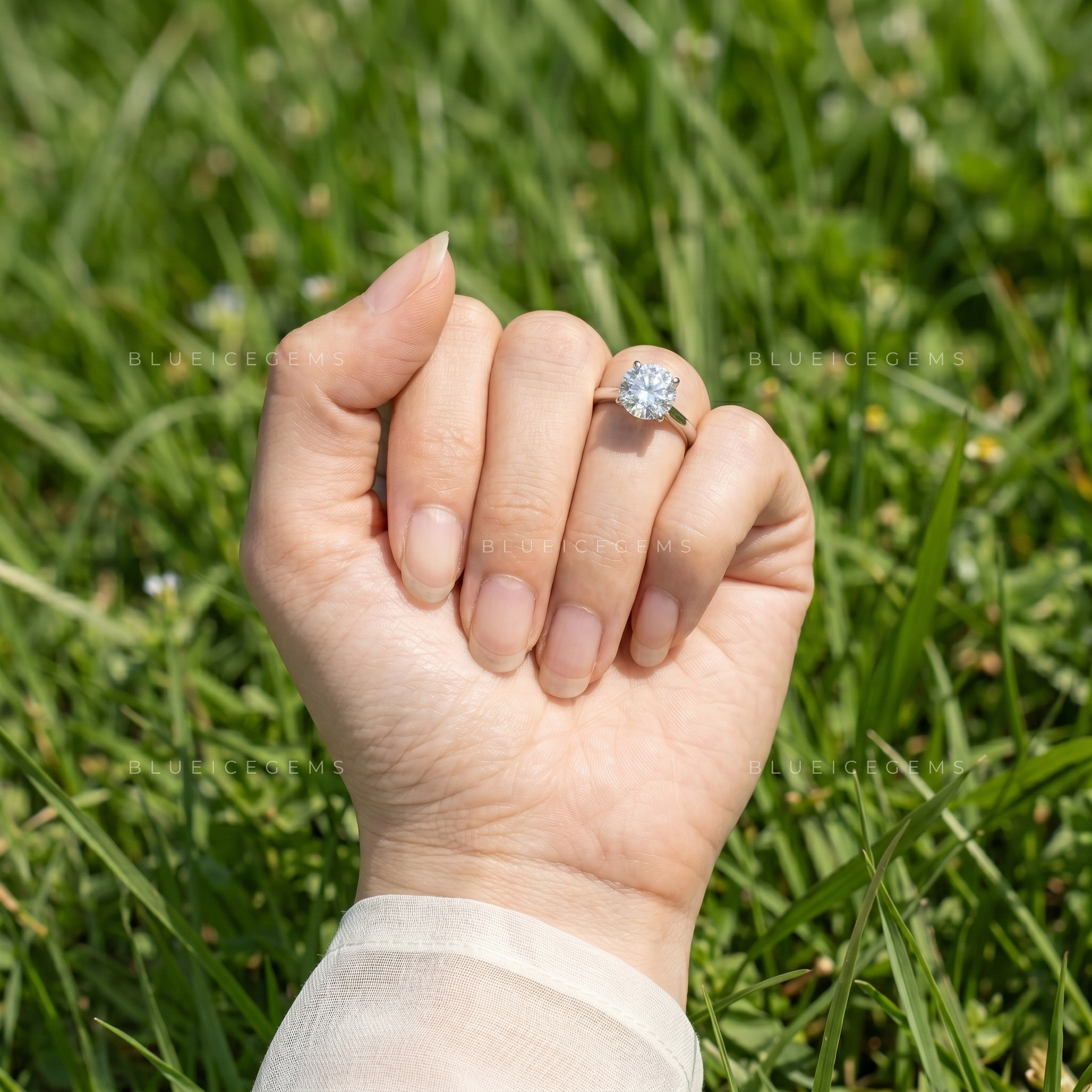 Dainty Splendor Brilliant Round Cut Adjustable Solitaire Ring