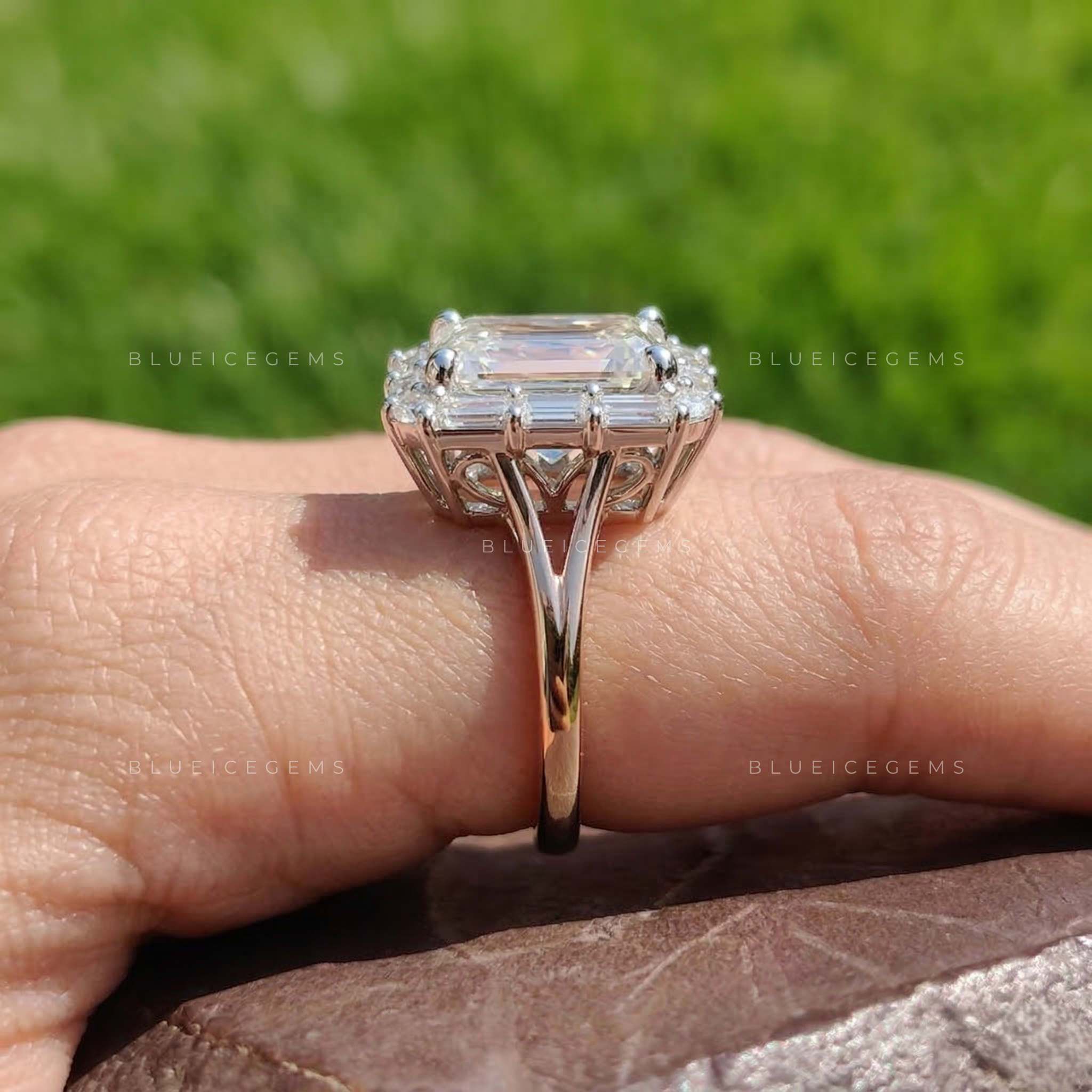 Luxurious Emerald Cut Deco-Inspired Trio Ring