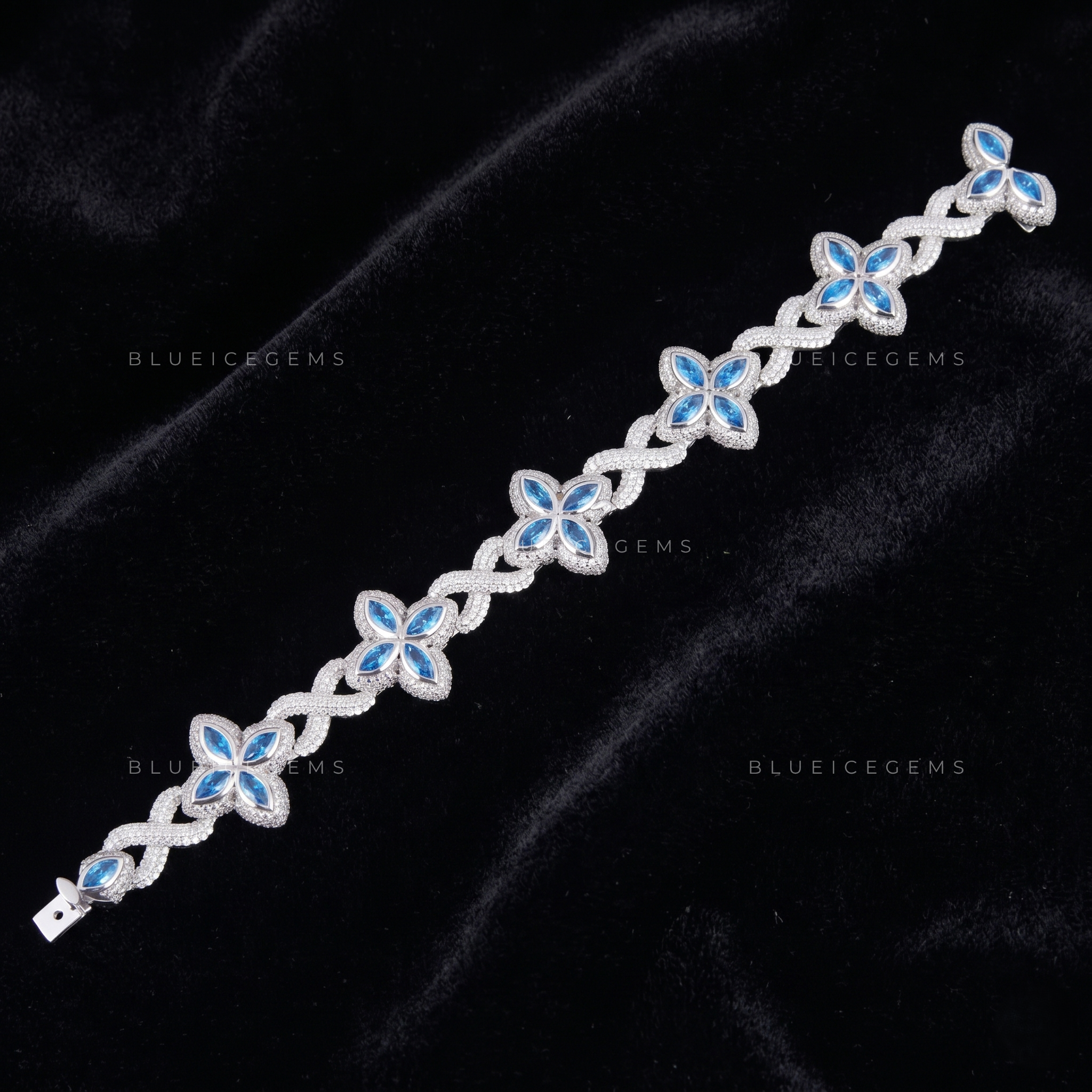 Eternal Fortune Iced Infinity Clover Masterpiece