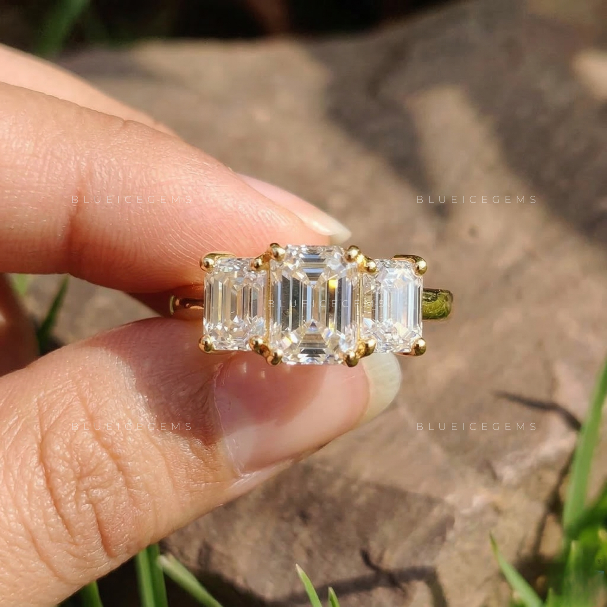 Triple Emerald Radiance Architectural Graduated Three Stone Ring