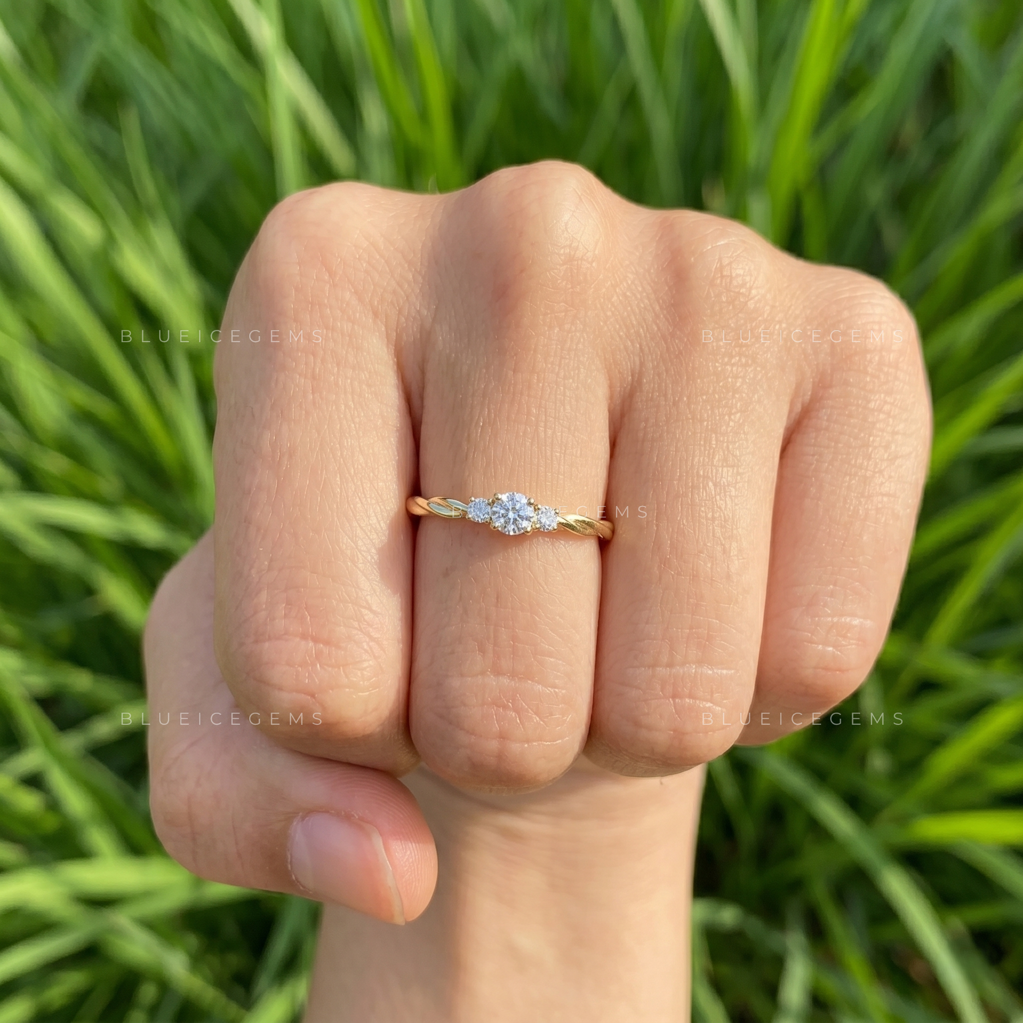 Aurea Genuine Diamond Minimalist Silhouette Engagement Ring