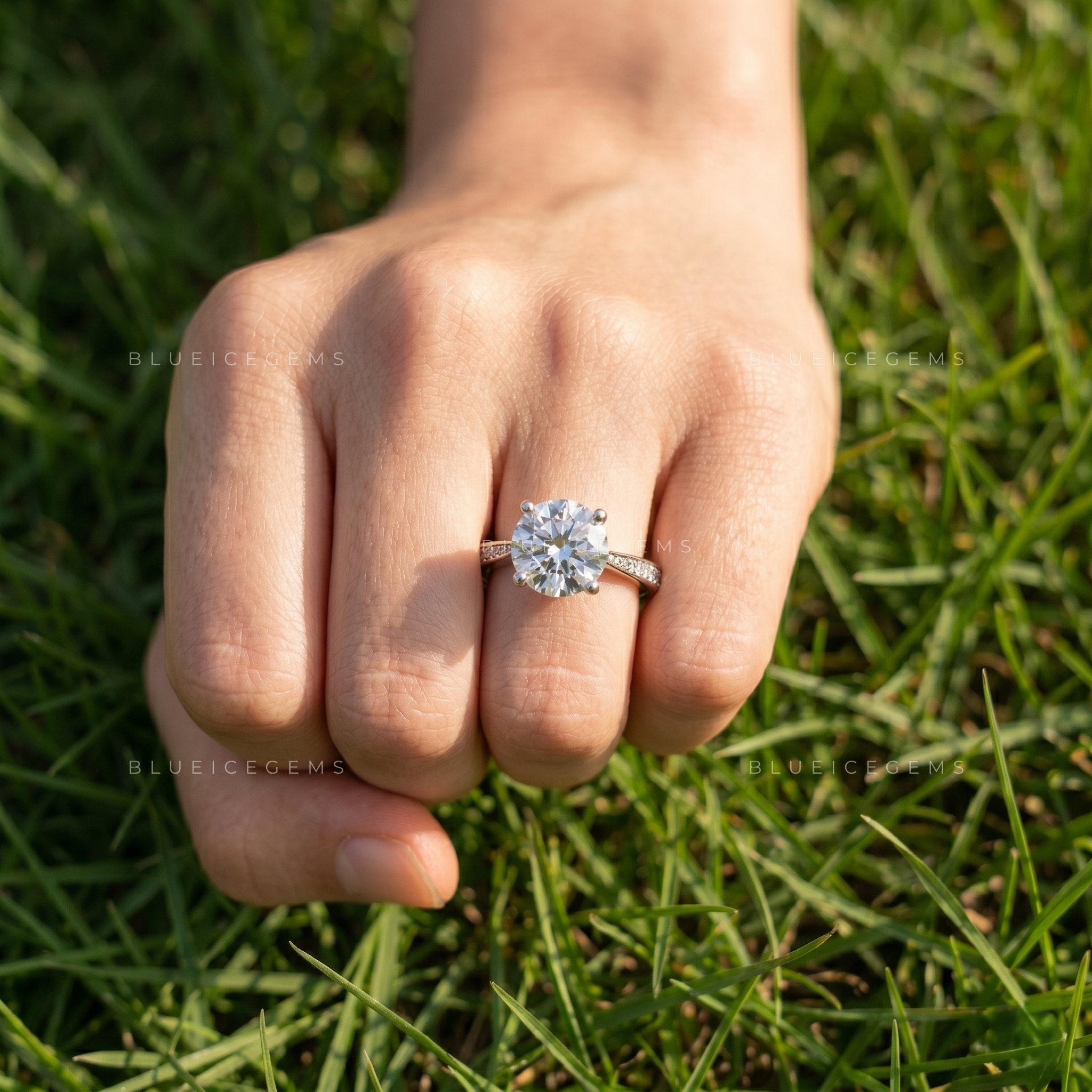 Elegant High-Profile Round Brilliant Cut Decorative Accent Ring
