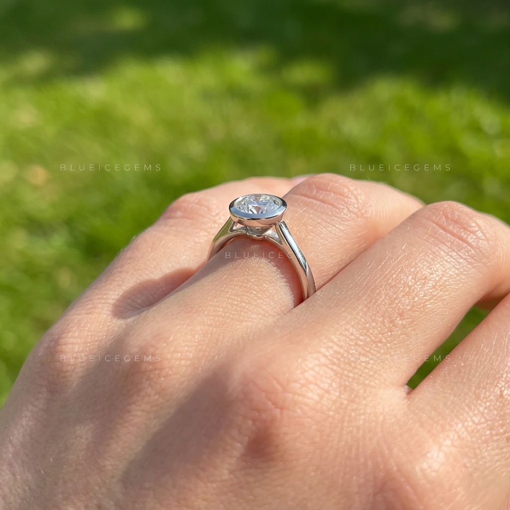 Elegance Circular Cut High-Profile Keepsake Promise Band
