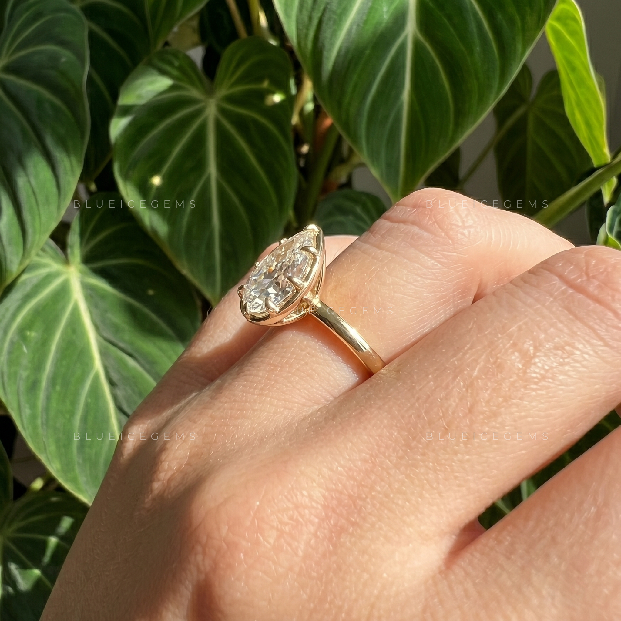 Modern Grace Pear Cut 8-Prong Bezel Solitaire Engagement Ring