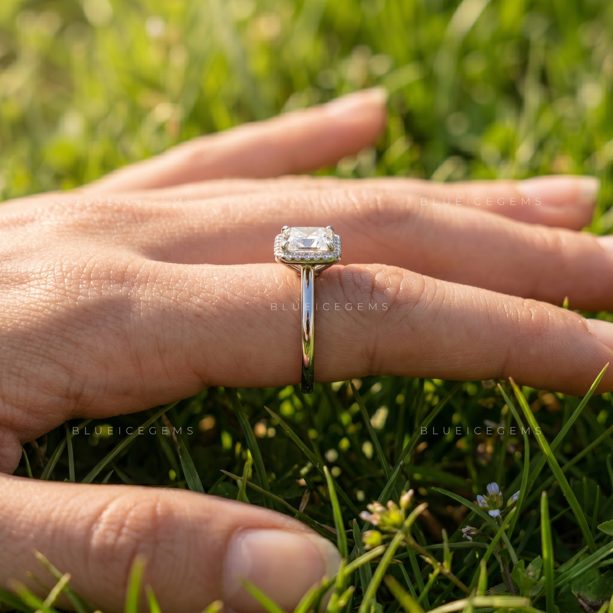 Exquisite Princess Cut Centerpiece with Sparkling Round Accent Stones