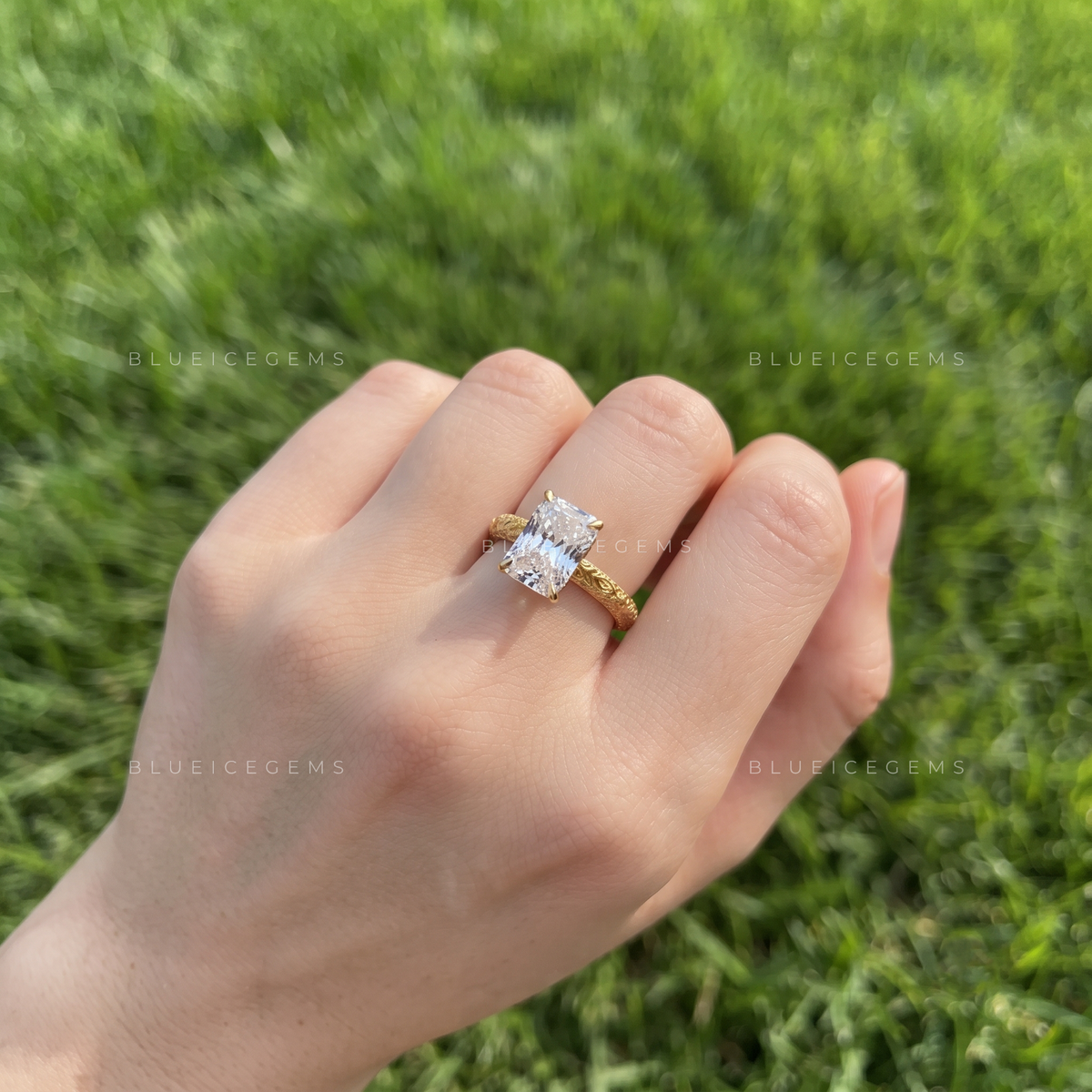 Vintage Floral Engraved Solitaire Engagement Ring