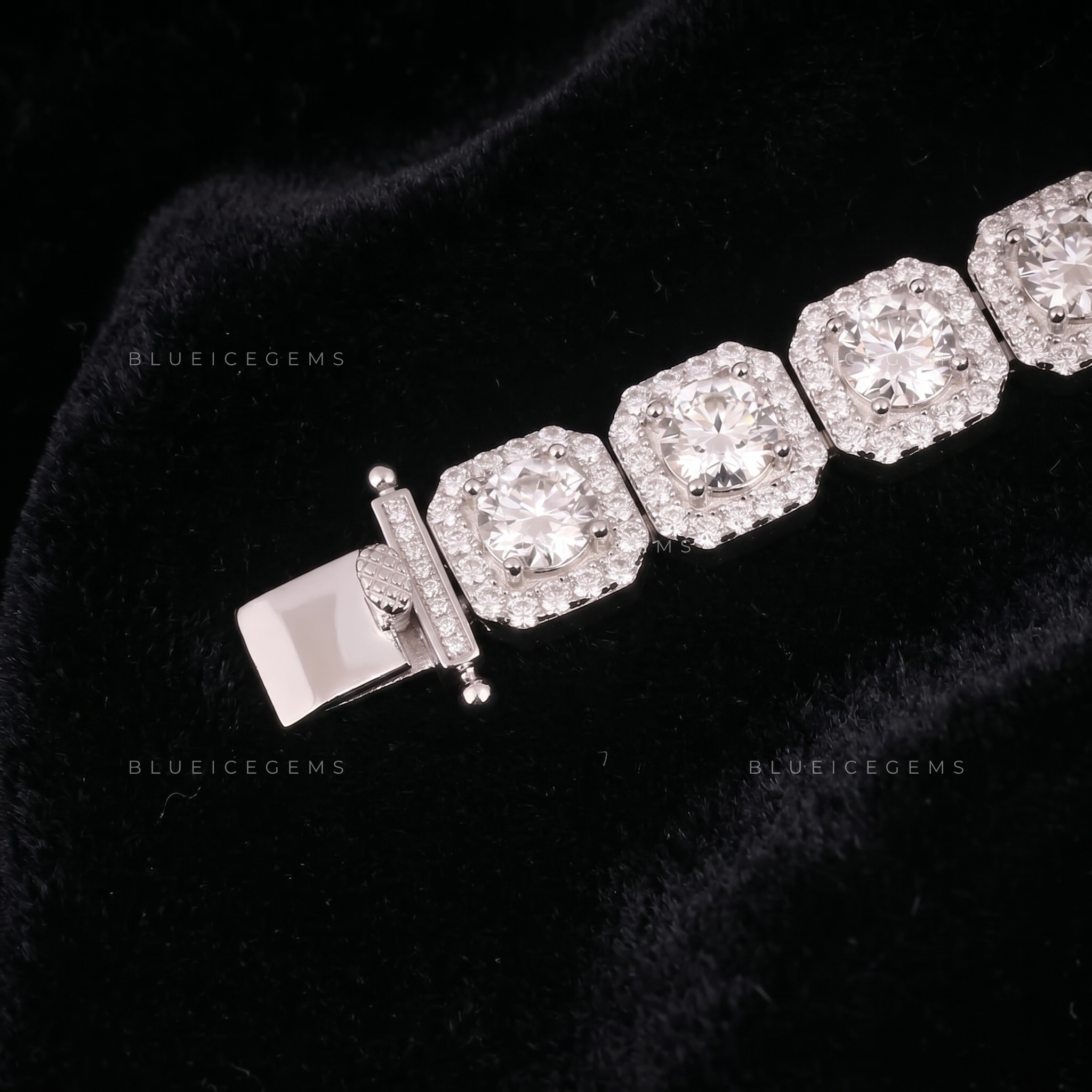 Supreme Radiance 11mm Halo-Set Iced Masterpiece