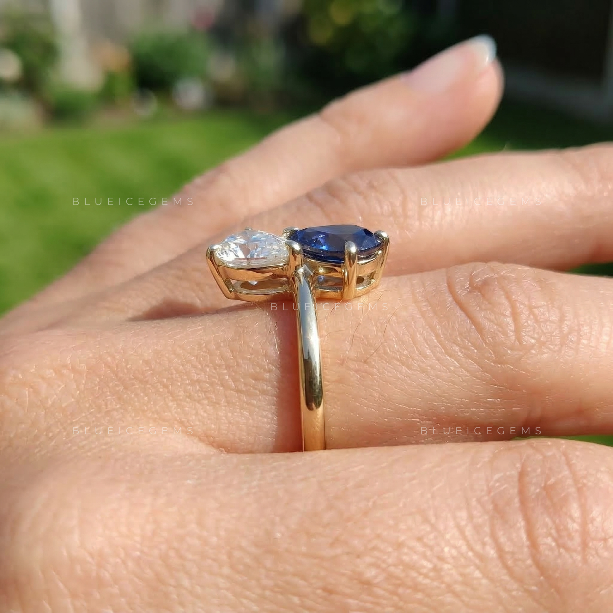 Two-Tone Serenity Pear Cut Toi et Moi Ring