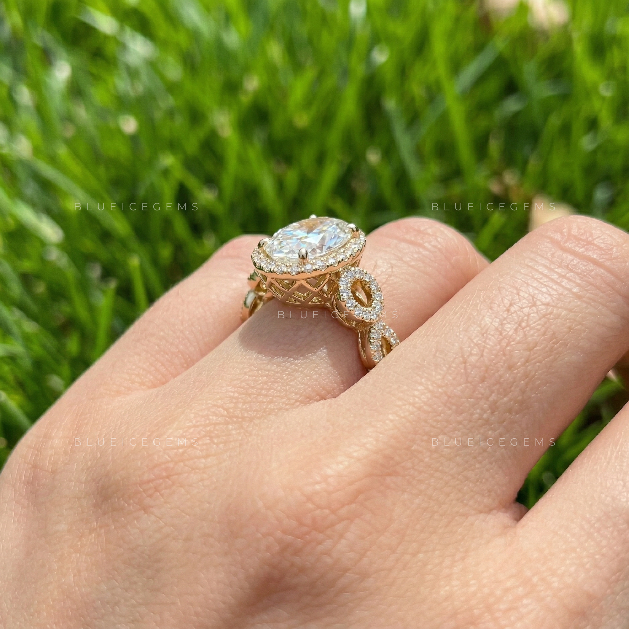 Ethereal Twist: The Oval Halo Ring for Your Modern Love Story
