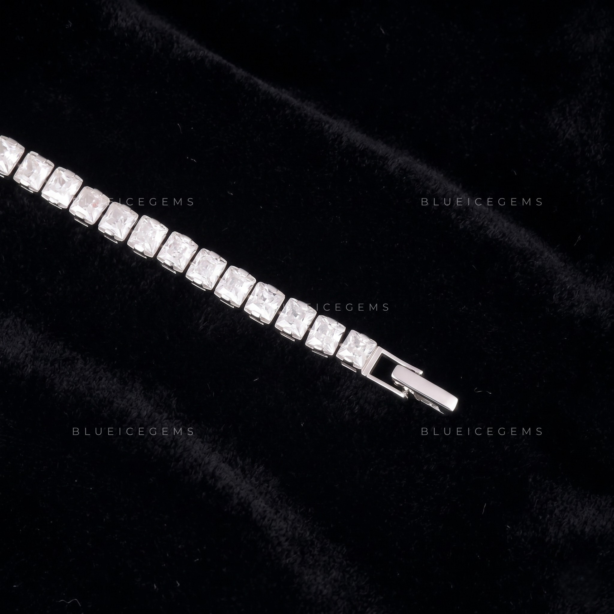 Modern Geometric Radiance 5mm Princess-Cut Masterpiece