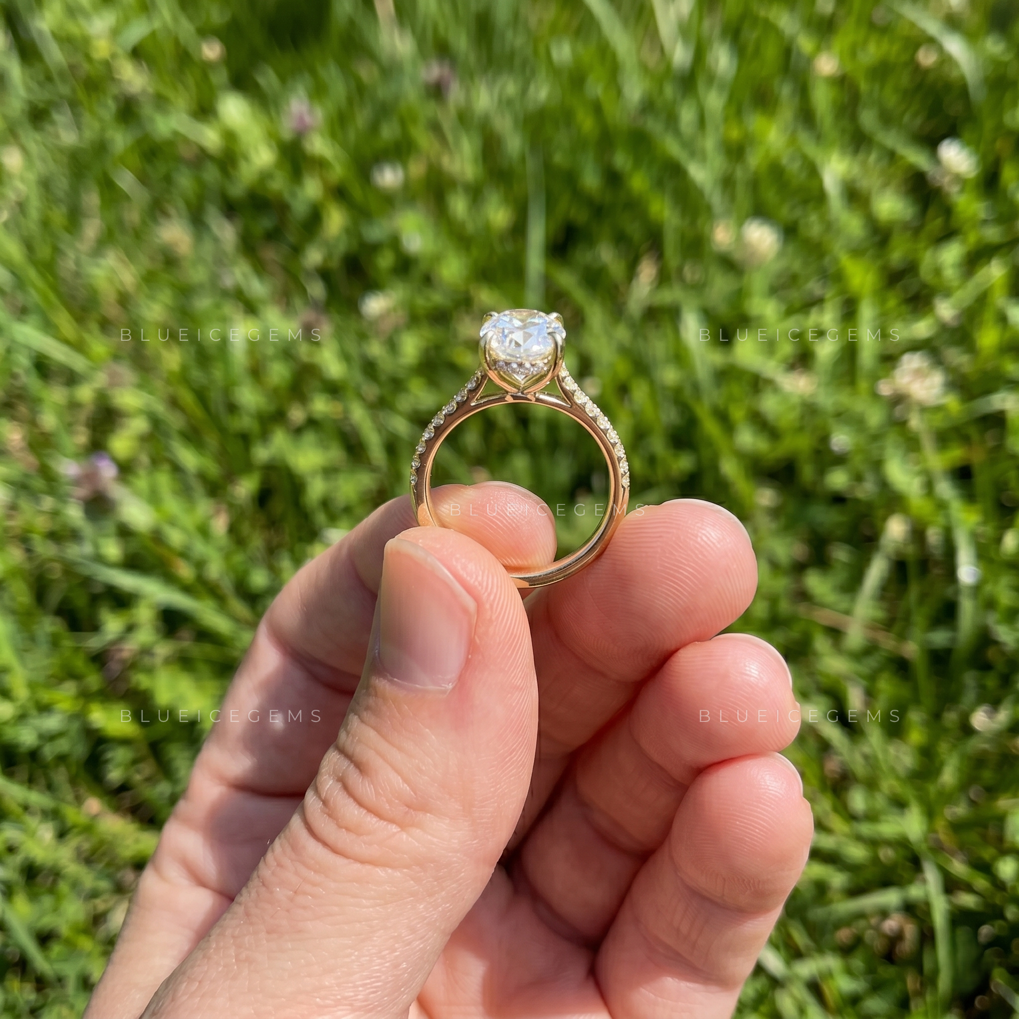 Velora Oval Cut Ultra-Classic Solitaire Ring