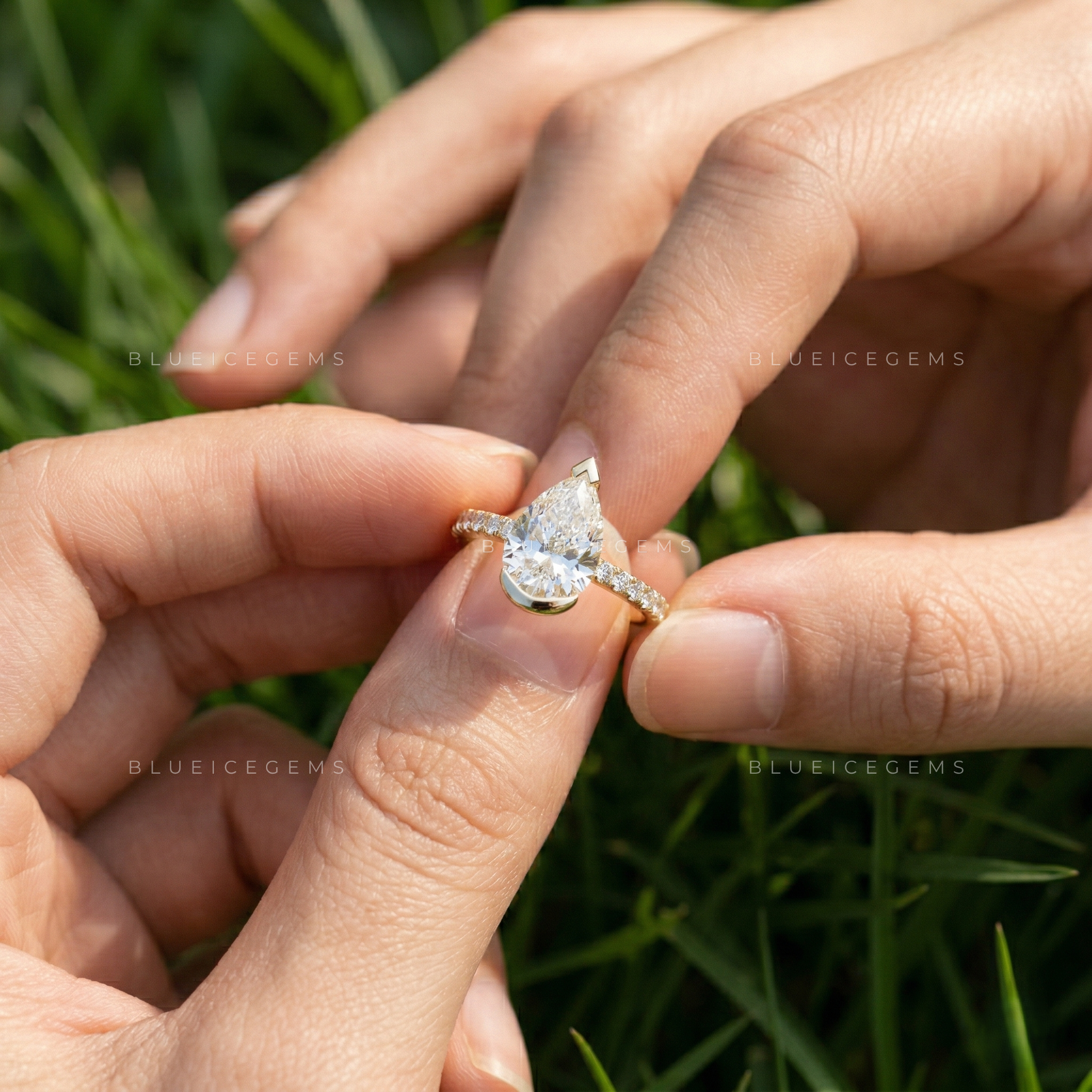 The "Pear Perfection" Halo: An Iconic & Ethereal Brilliance Ring