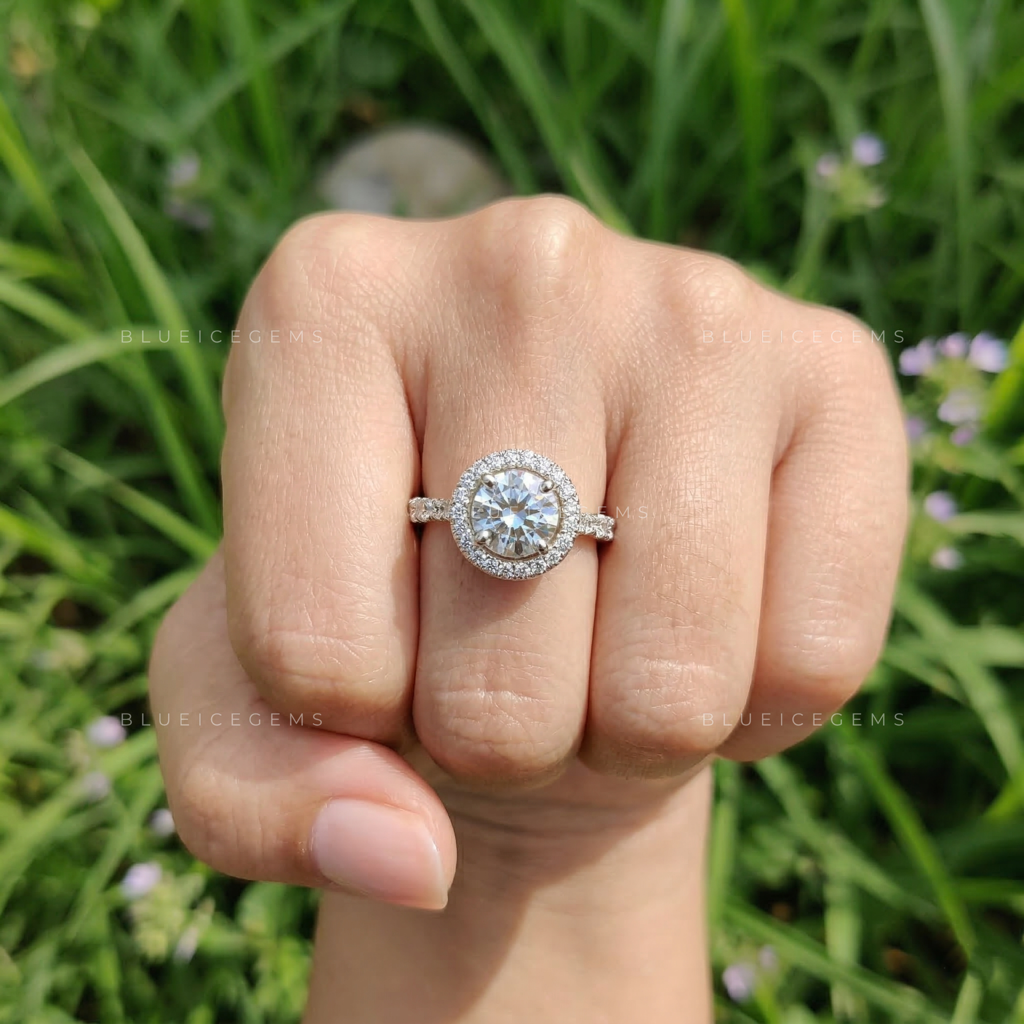 Eternal Radiance Round Brilliant Cut Classic Pavé Ring