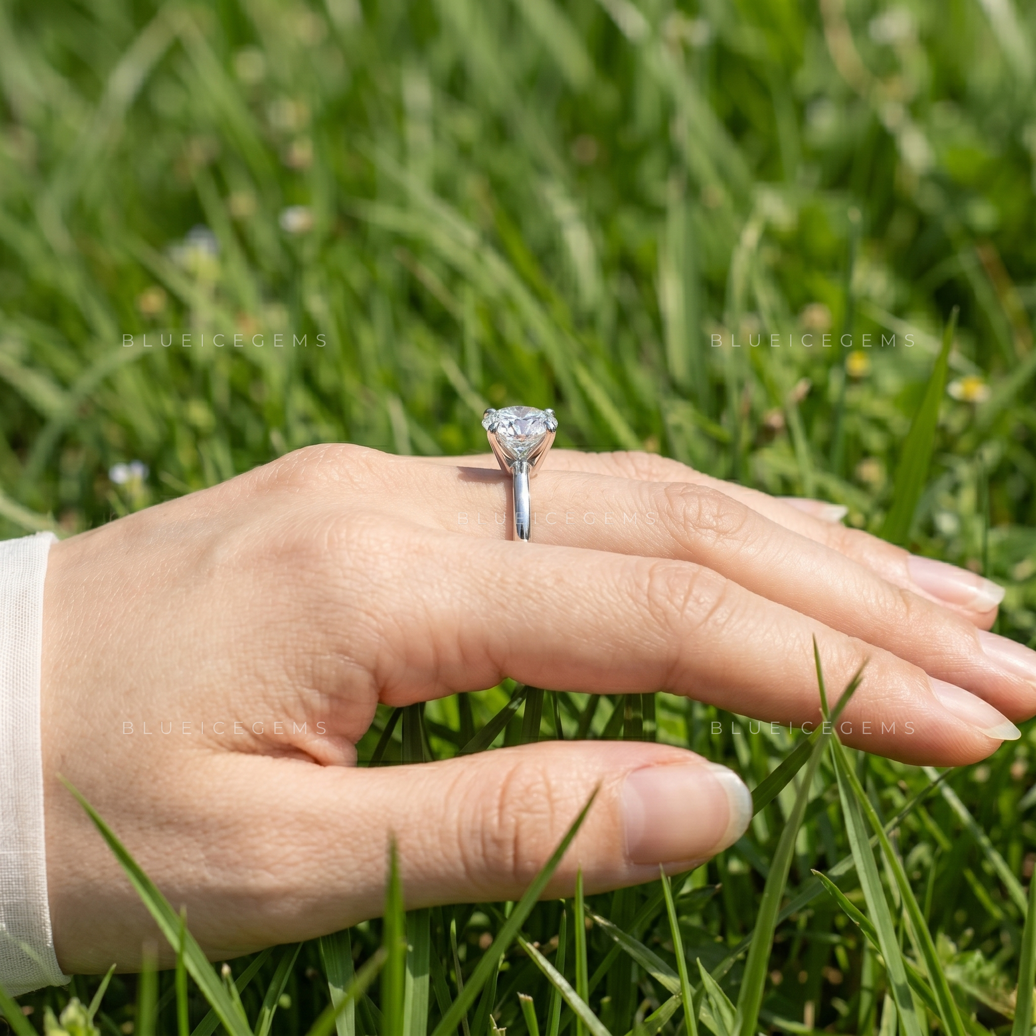 Dainty Splendor Brilliant Round Cut Adjustable Solitaire Ring