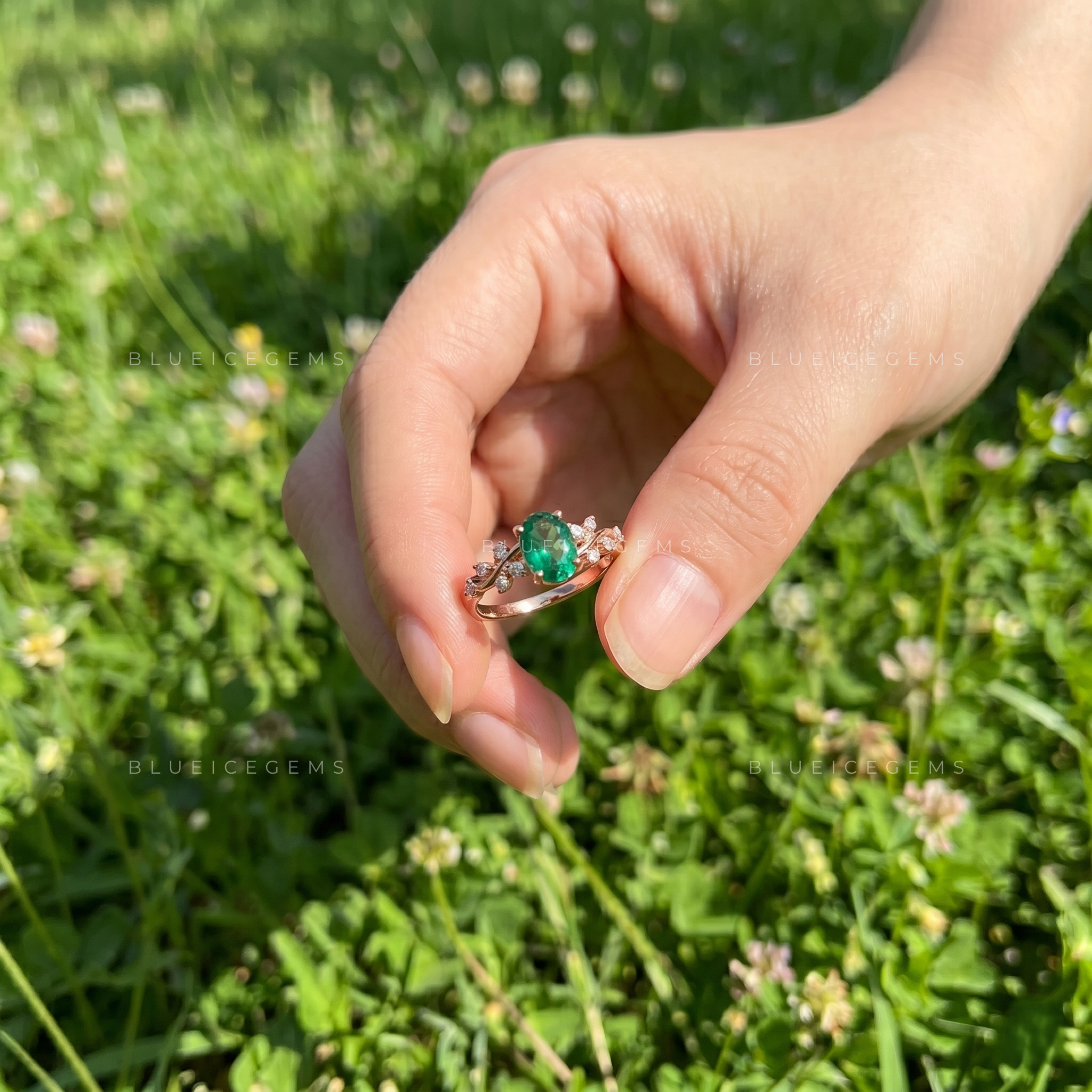 The "Botanical Bliss" Oval Emerald: A Whimsical Leaf-Twist Ring