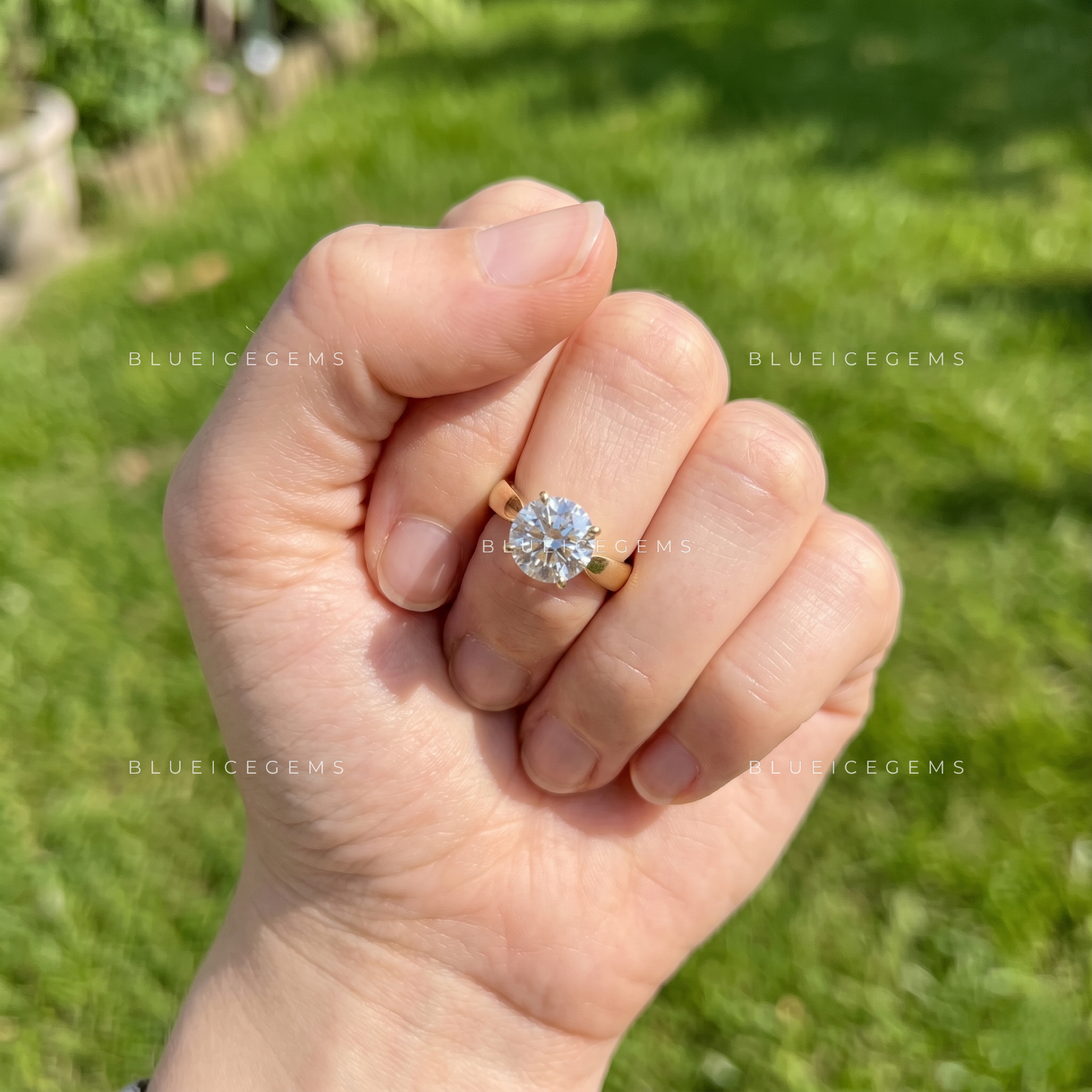 Divine Horizon Round Brilliant Solitaire Engagement Ring