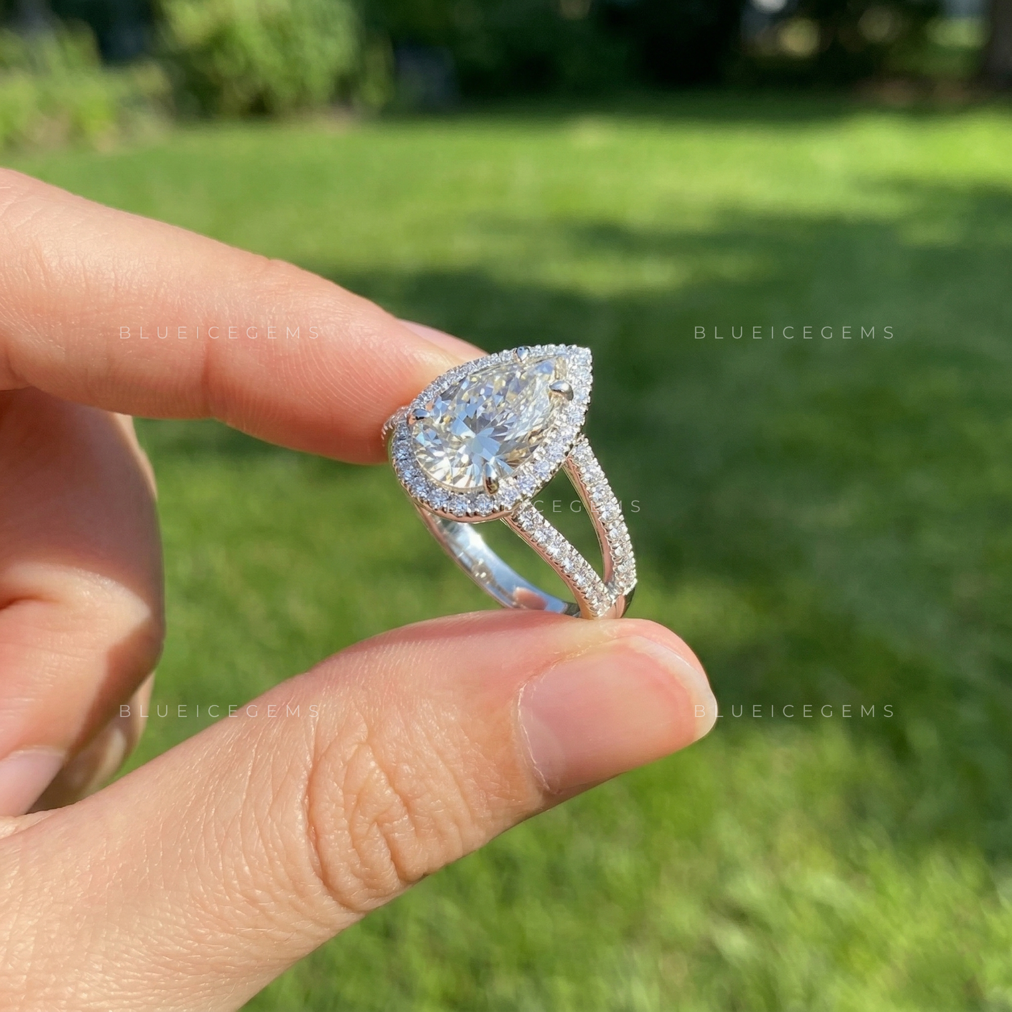 The "Ethereal Teardrop" Halo: A Modern Pear Cut Masterpiece