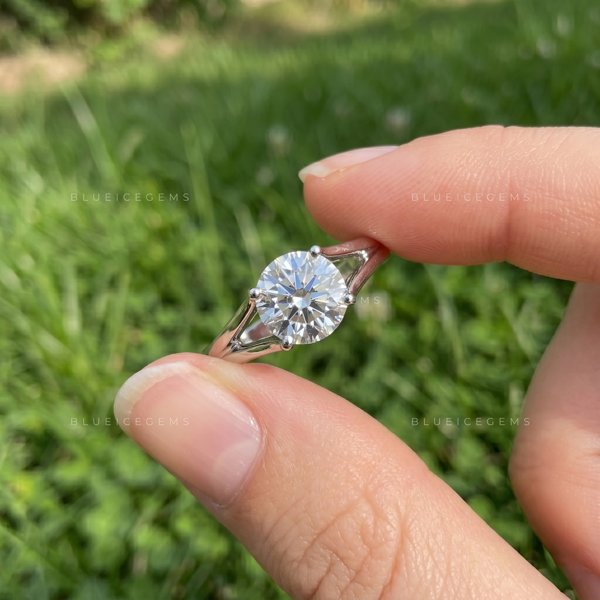 Classic Round Brilliant Cut Minimalist Statement Ring