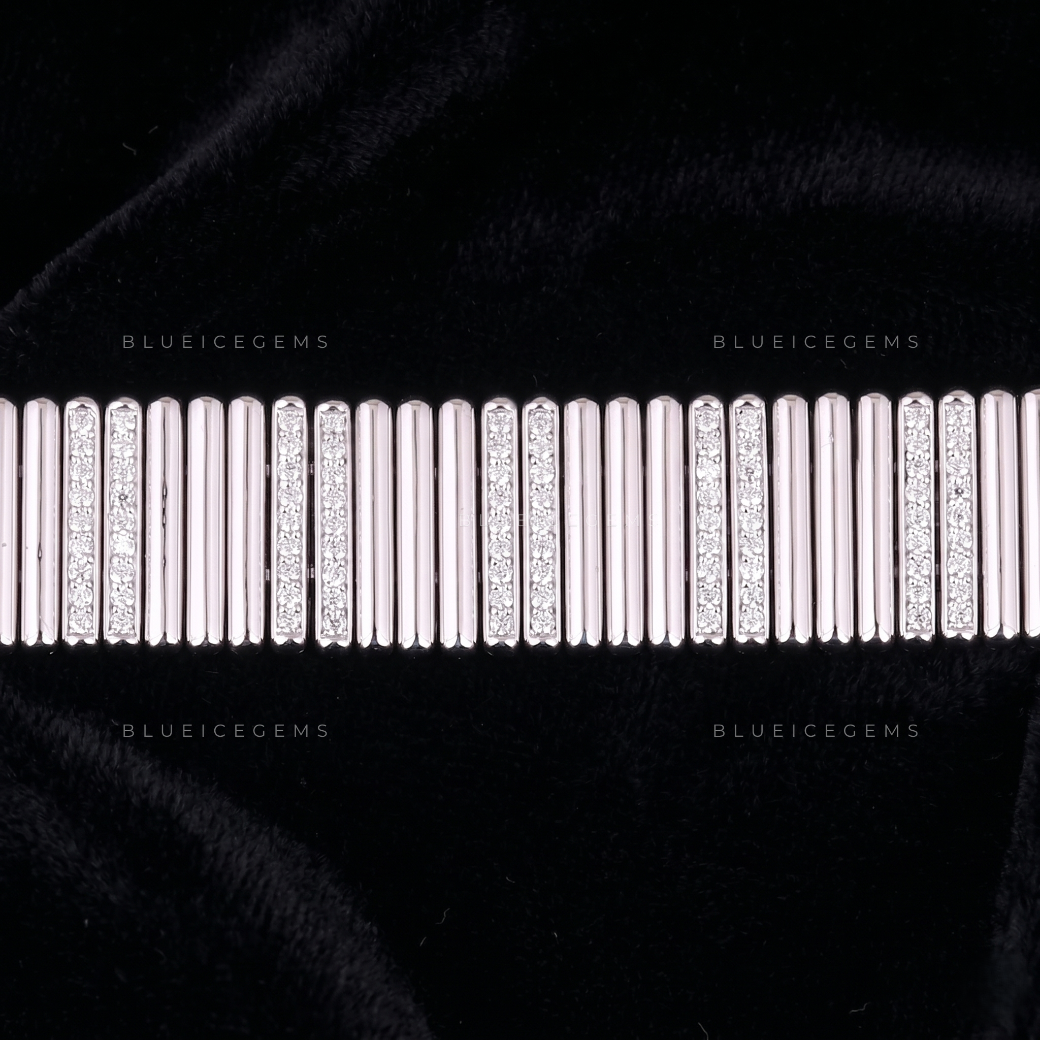 Geometric Sculpted Square-Link Minimalist Luxe Bracelet