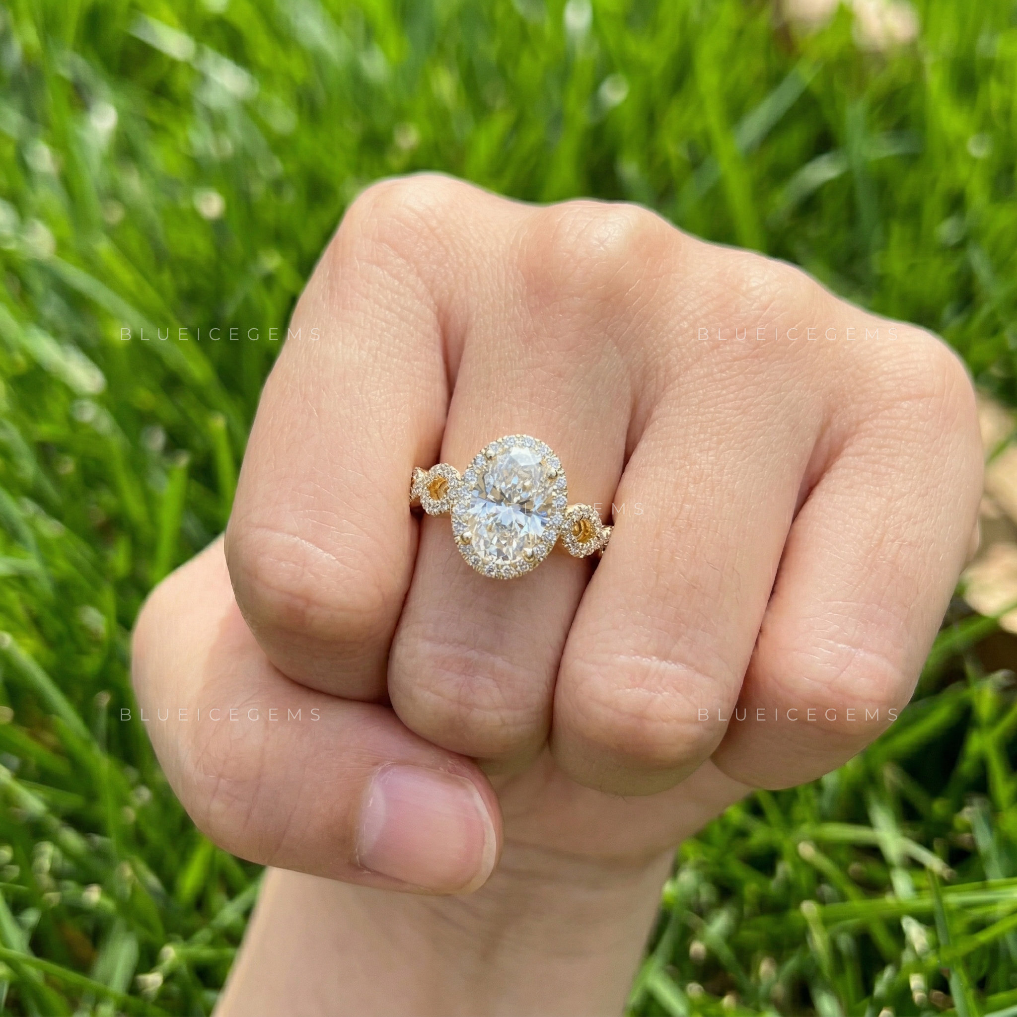 Ethereal Twist: The Oval Halo Ring for Your Modern Love Story
