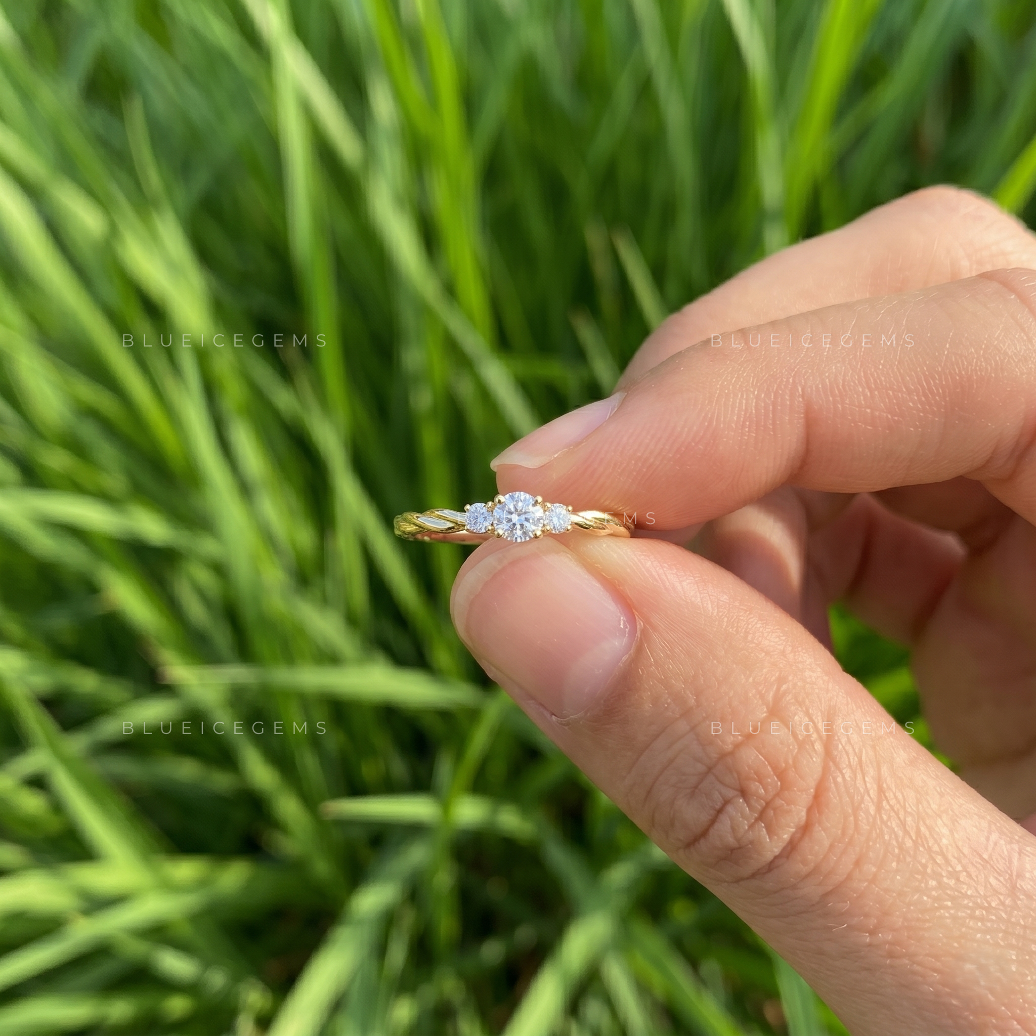 Aurea Genuine Diamond Minimalist Silhouette Engagement Ring
